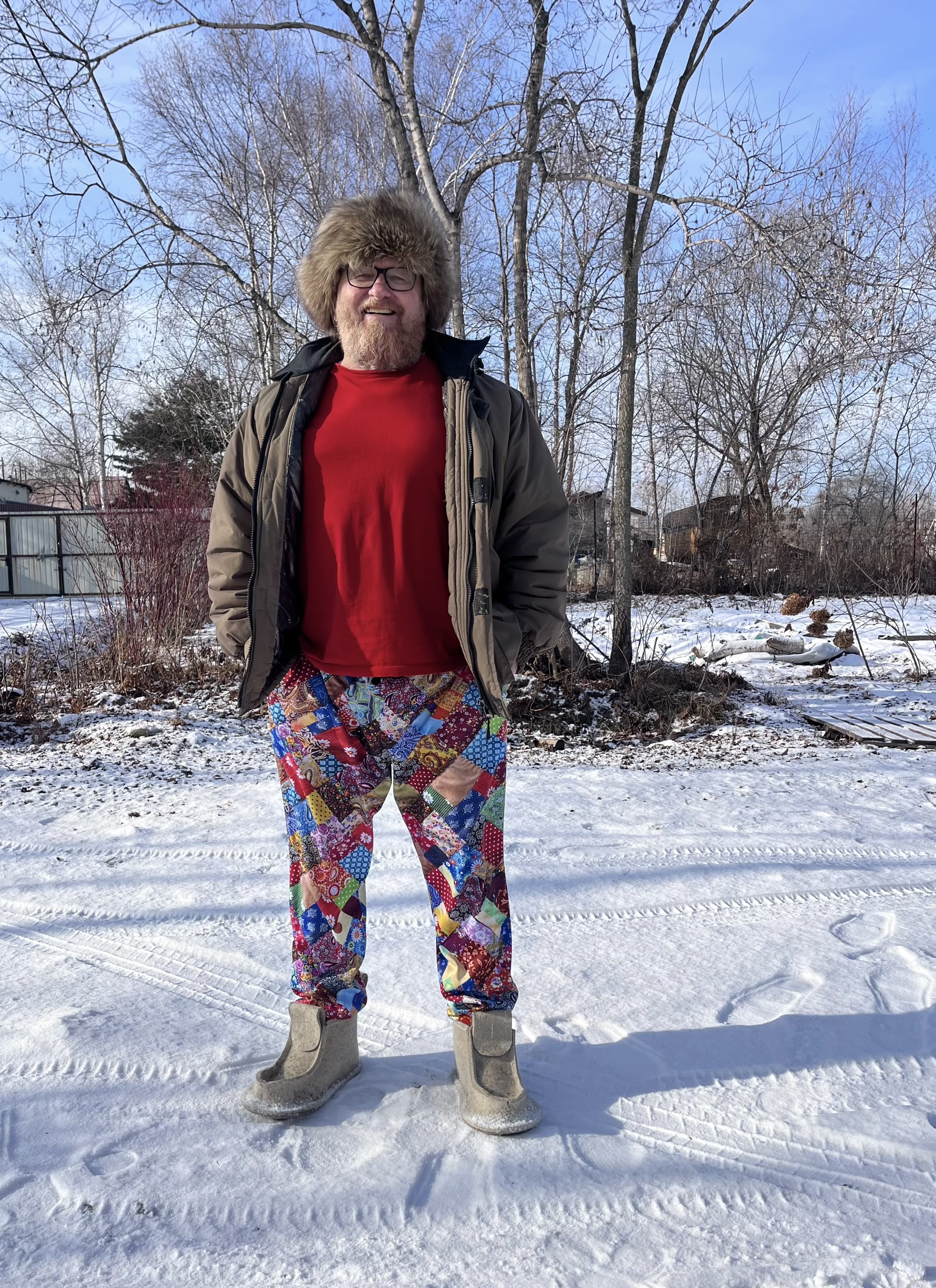 Лето в Приморье, штаны из заплаток и индийский чай с молоком: мои итоги 2025 года