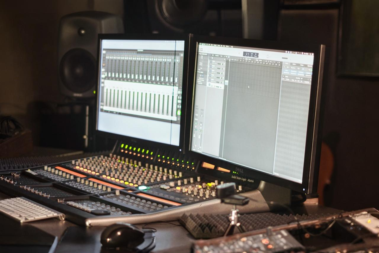 Чем отличается запись демо от профессиональной записи трека