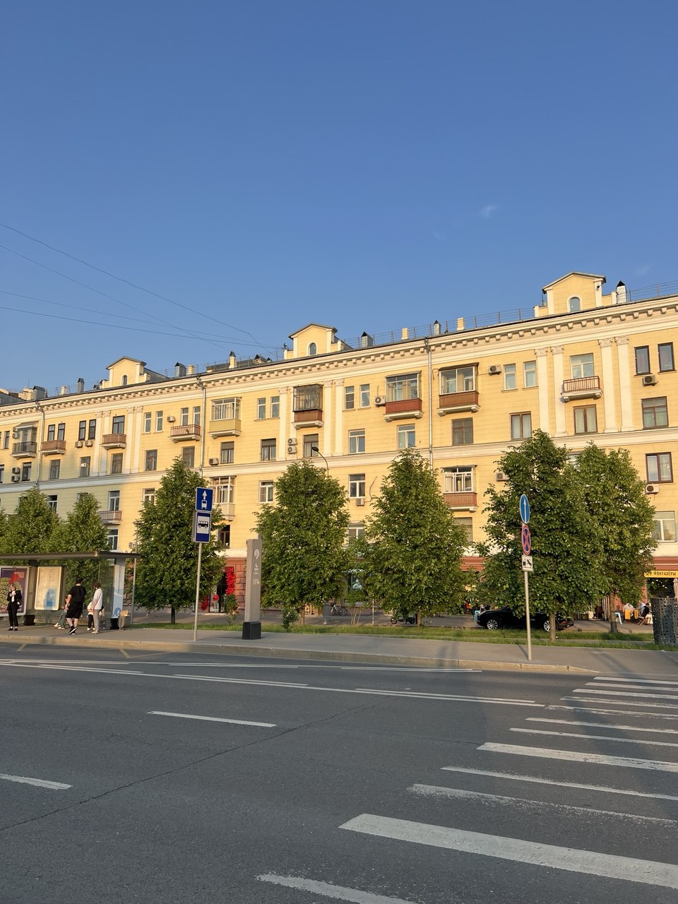 Съемка в любимое время дня: Ленинский проспект на закате