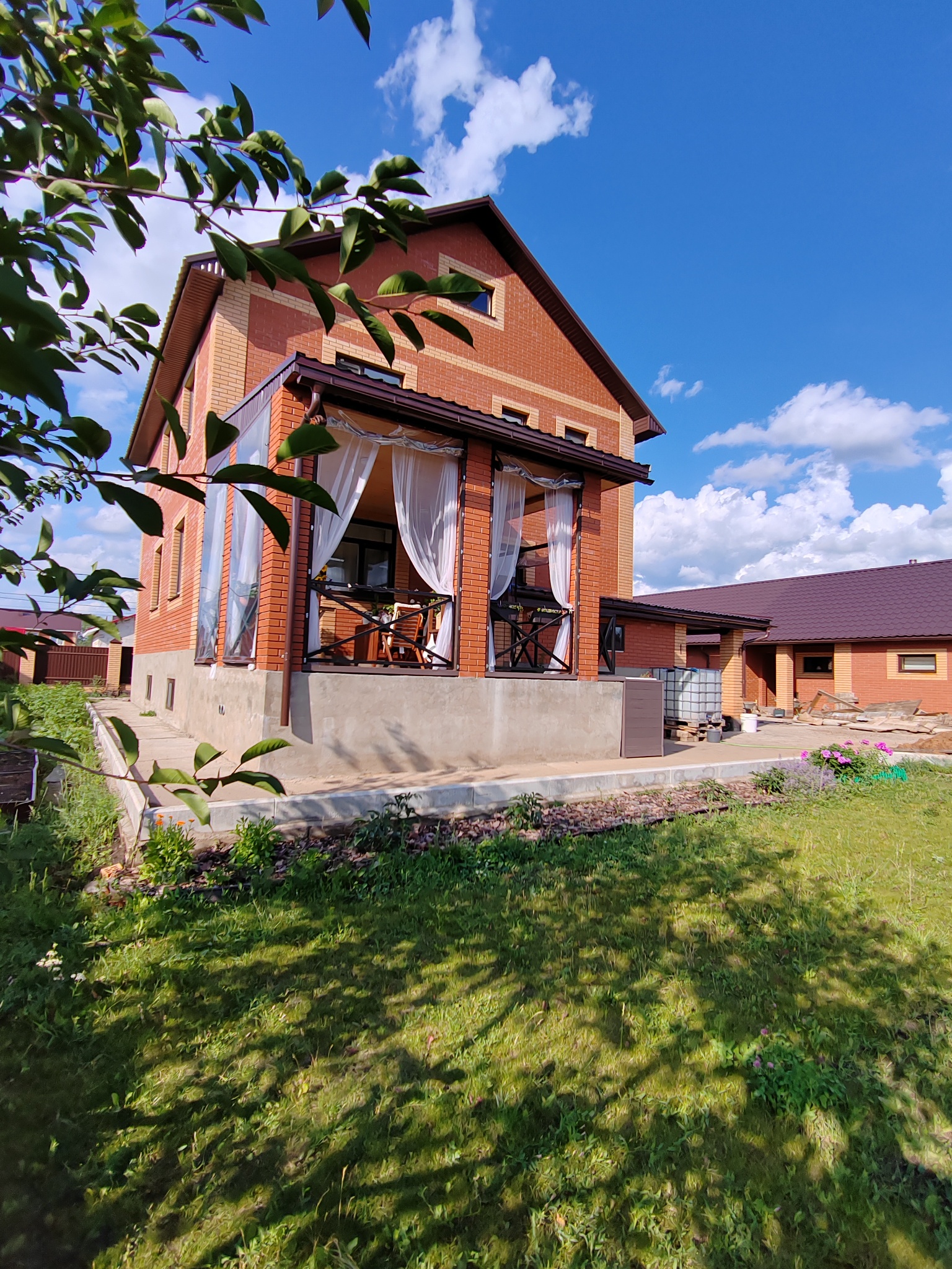 «Нам предстояло уехать»: как мы купили дом и продали его спустя два года