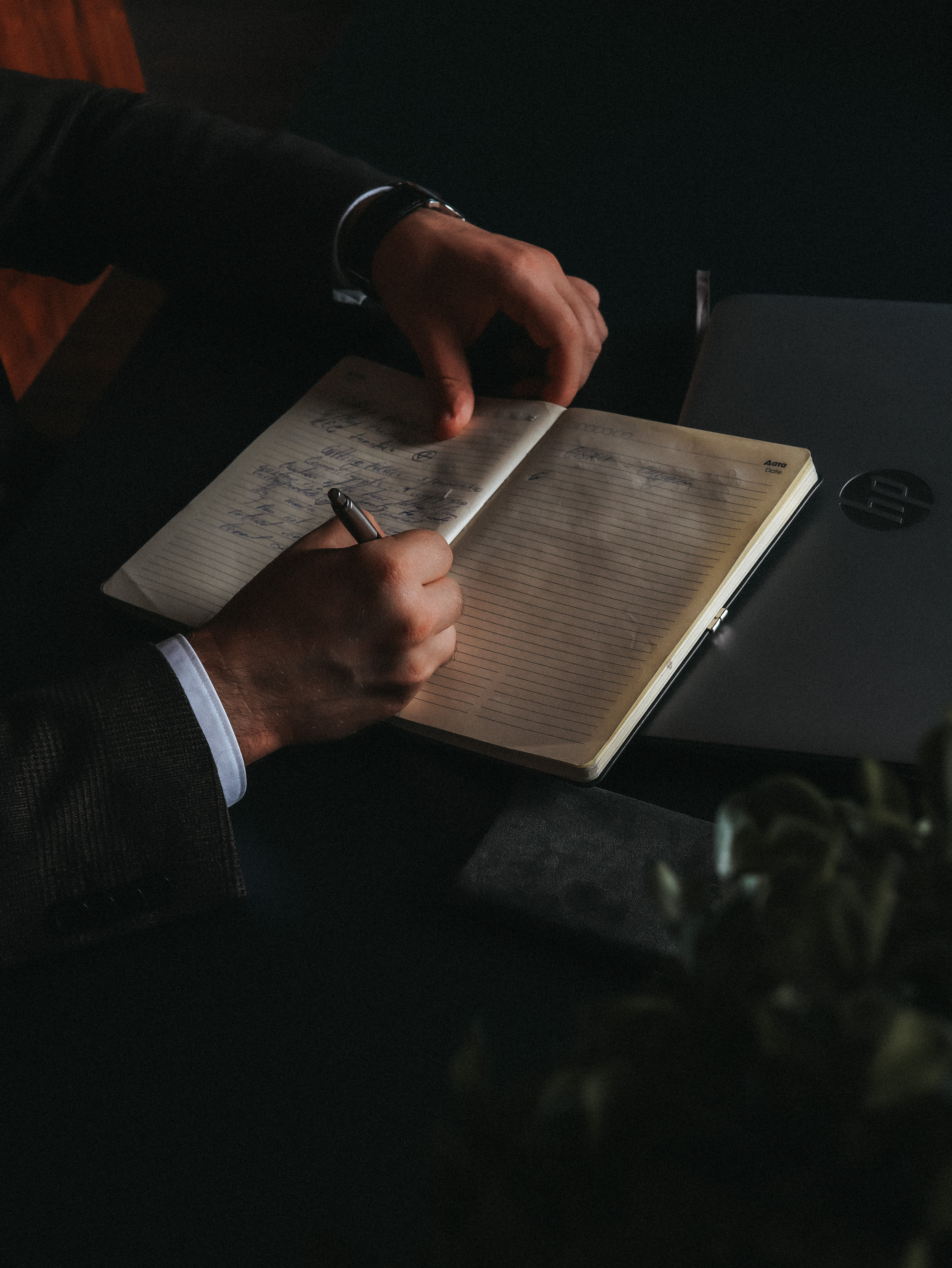 Я занимаюсь управлением роста доходности и настройкой бизнес-процессов