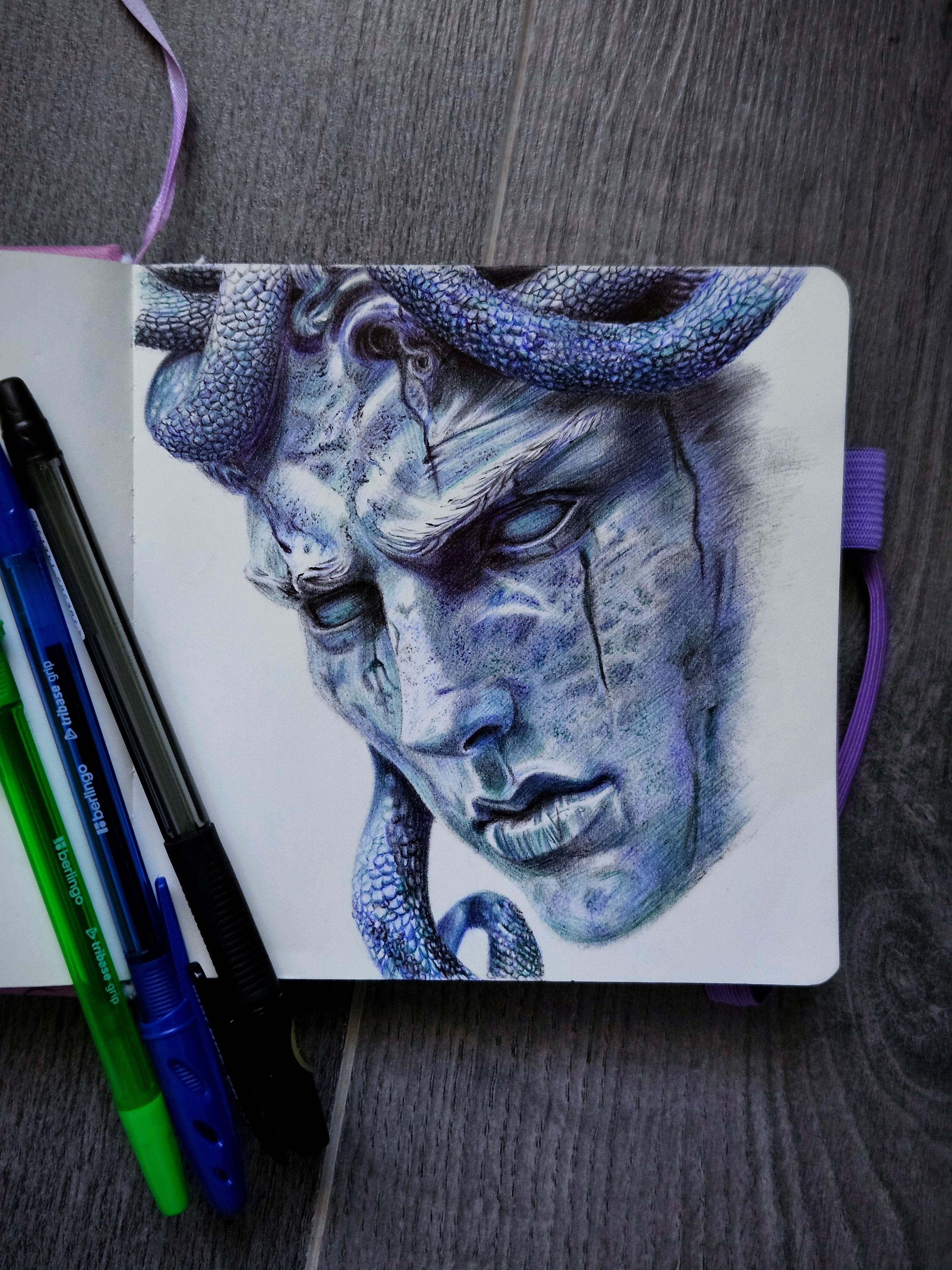 Мои рисунок: голова скульптуры цветными шариковыми ручками