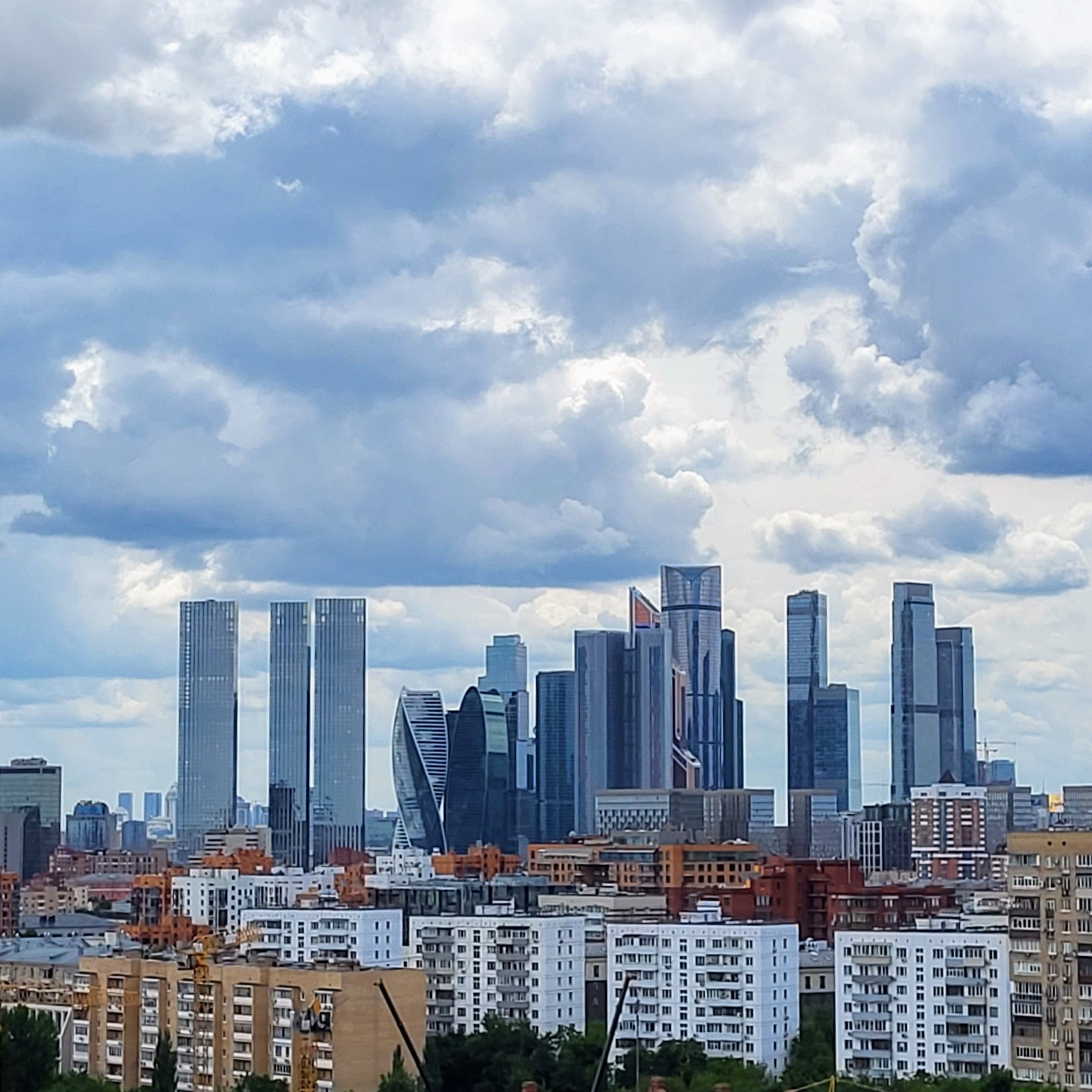 Съемка неба, которое слилось с Москва-Сити
