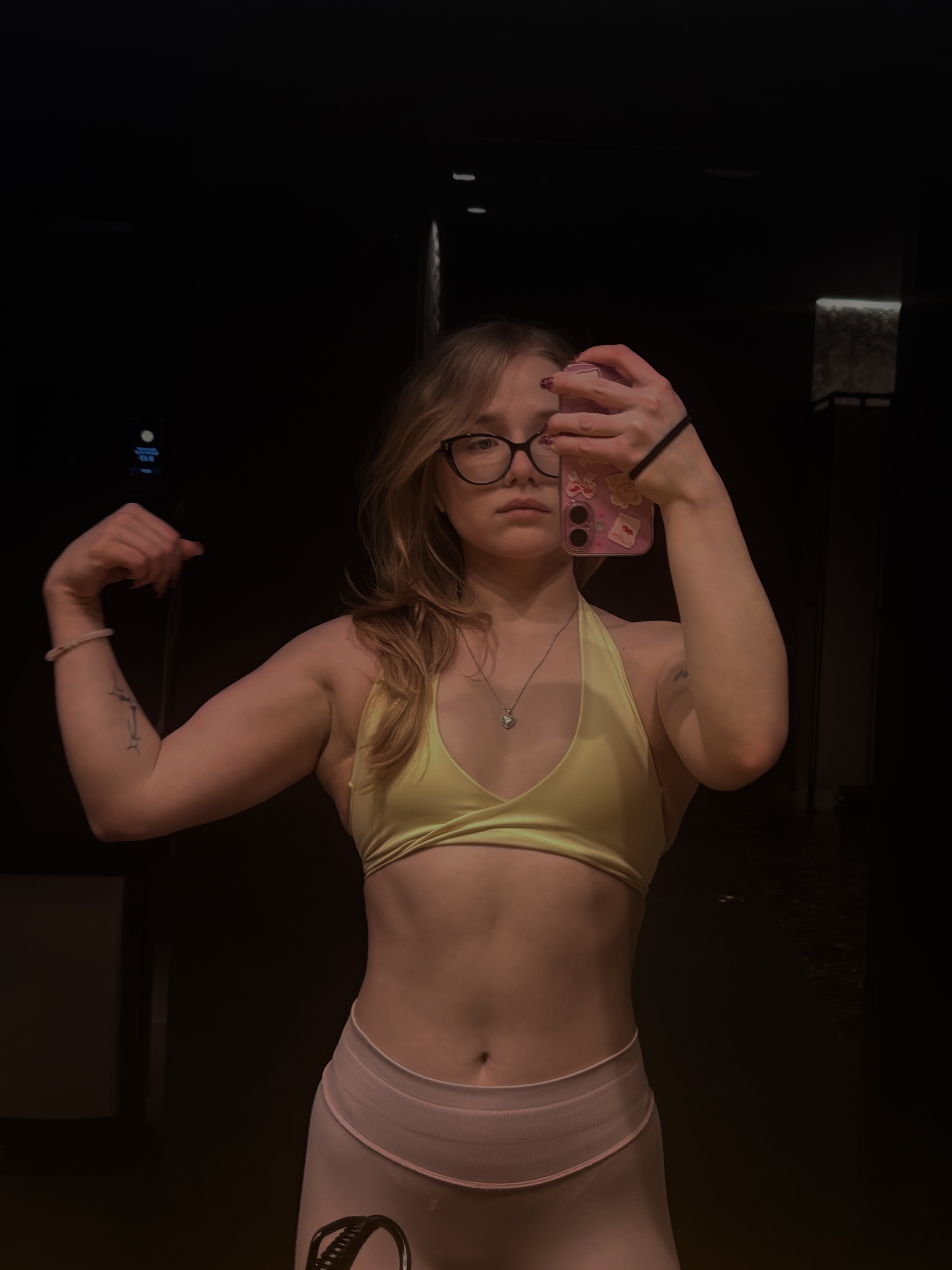 «Боюсь перекачаться»: что я думаю про главный миф девушек в зале