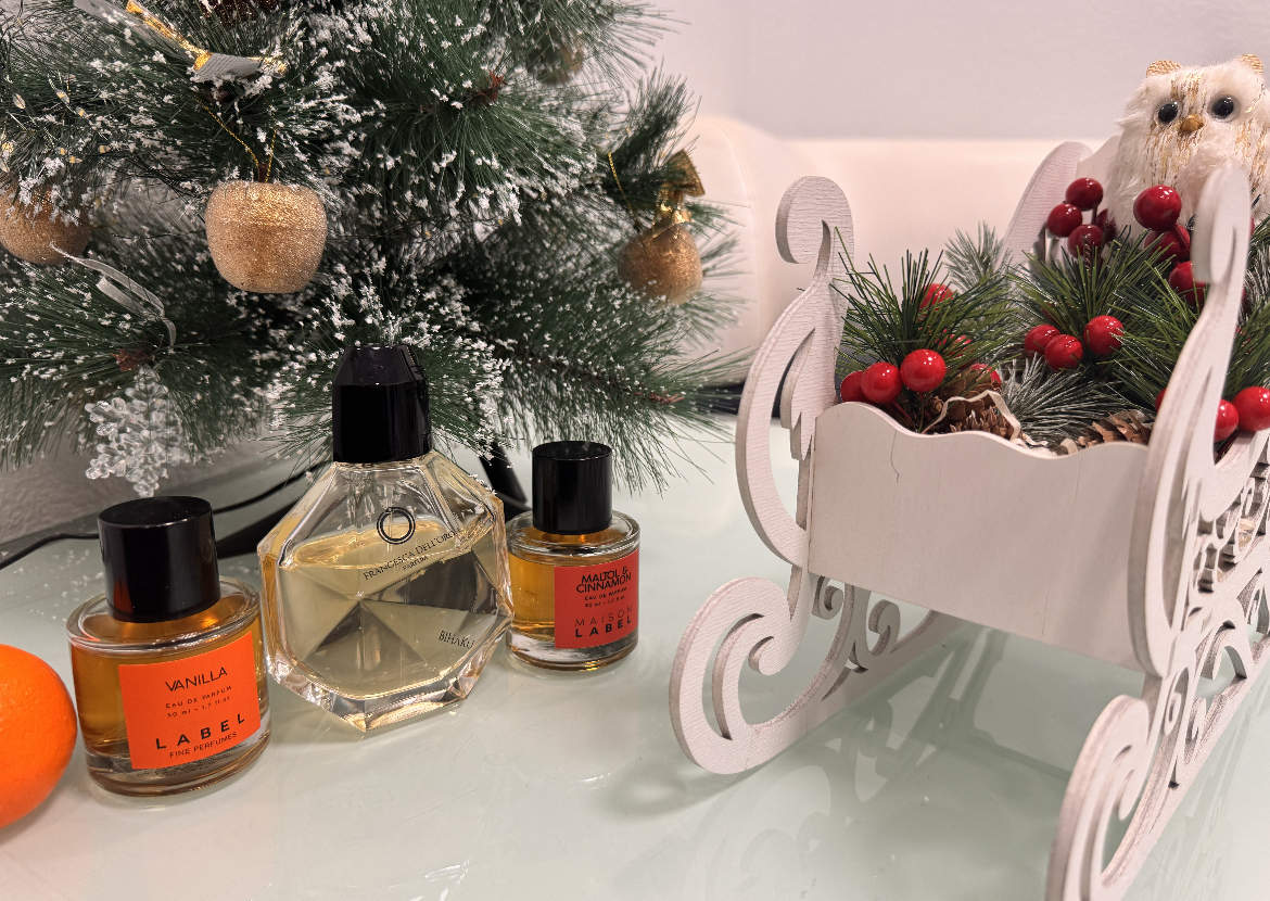 Рекомендую духи, диффузоры и свечи с новогодними ароматами