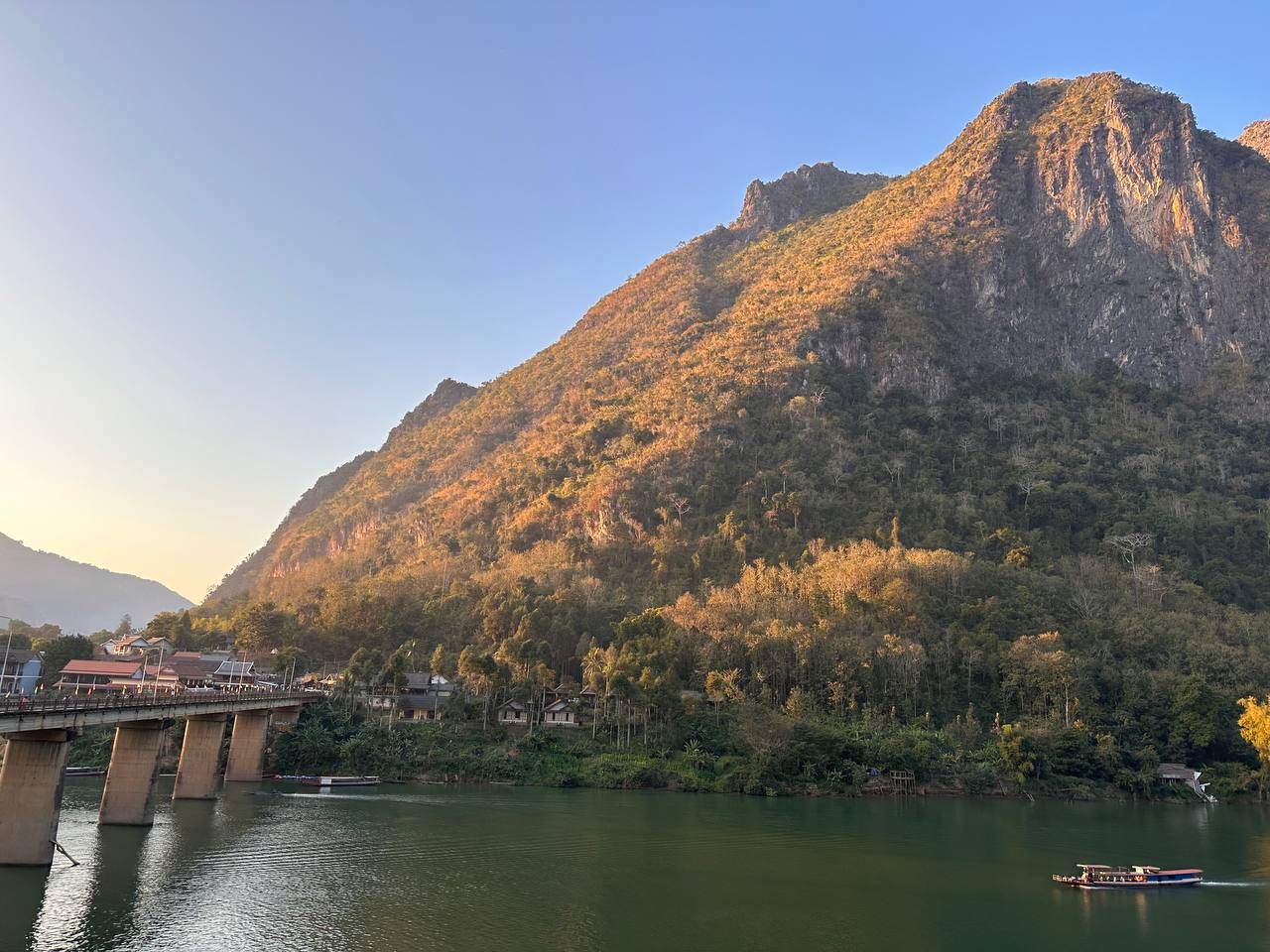 Первый день в Нонг Кхиаве: как я сплавлялась на каяке по реке Нам Оу