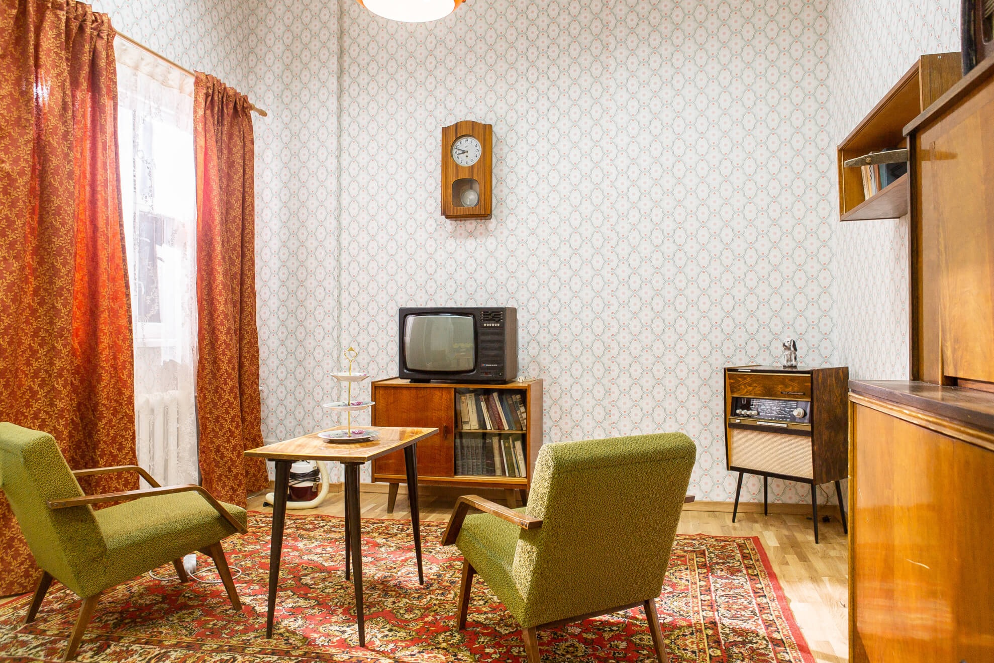 «Платила с опозданием»: как я сдавал квартиру девушке, которая занималась вебкам-бизнесом