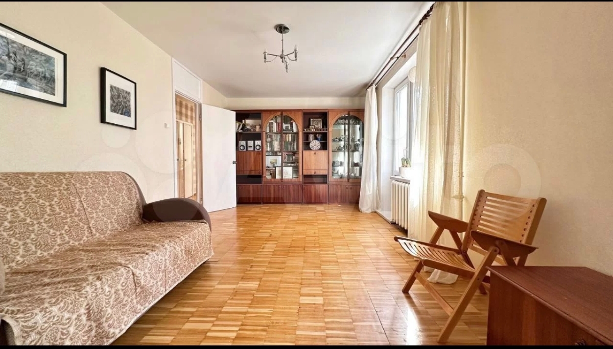 Вопрос дизайнеру: что сделать со старым советским паркетом?