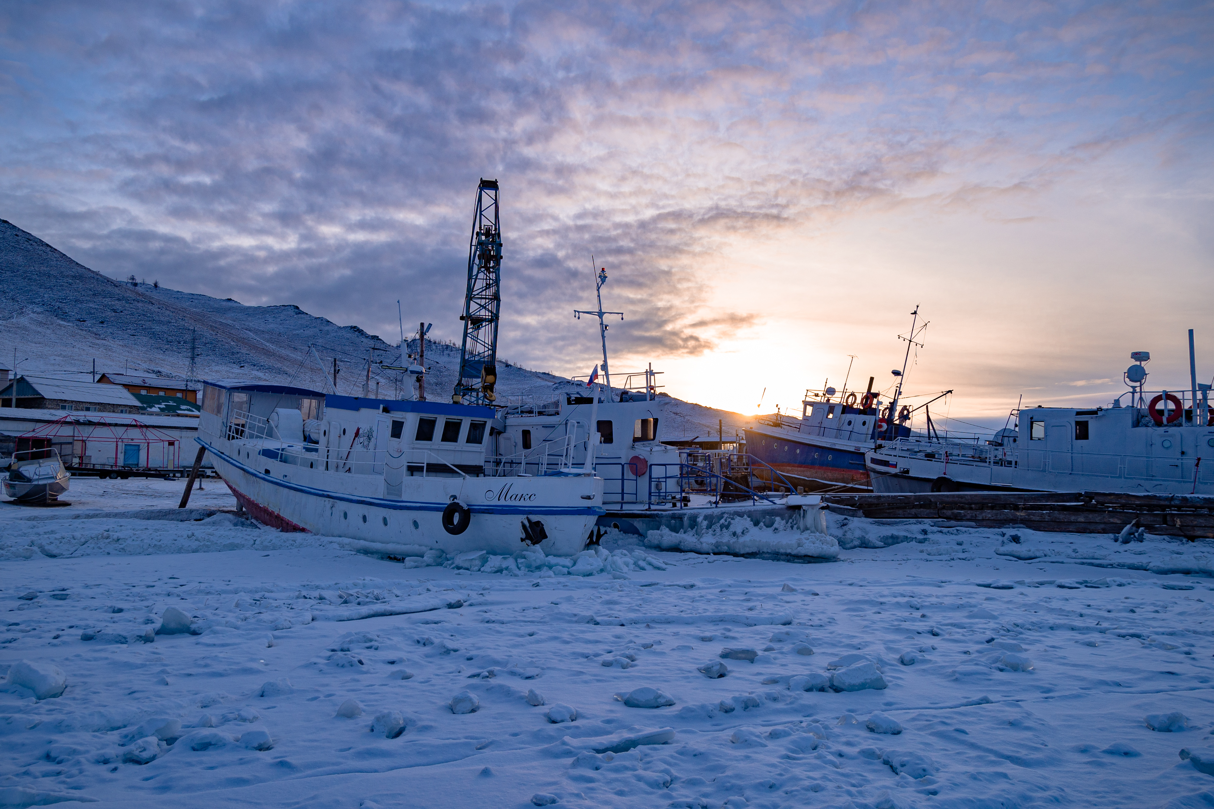 Фотоальбом: как я съездил на Байкал зимой 2024 года