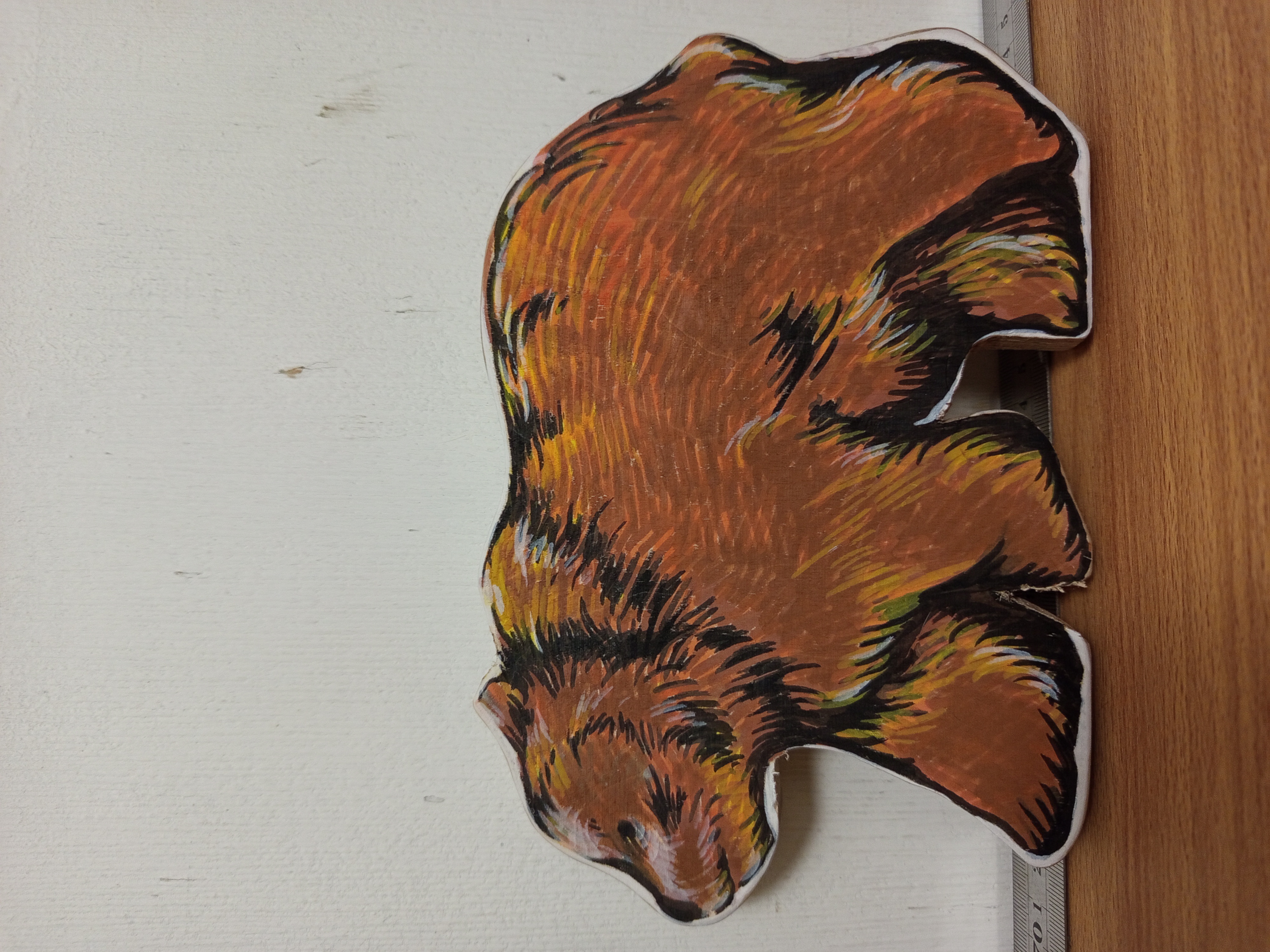 Мой рисунок: медведь на деревянной форме