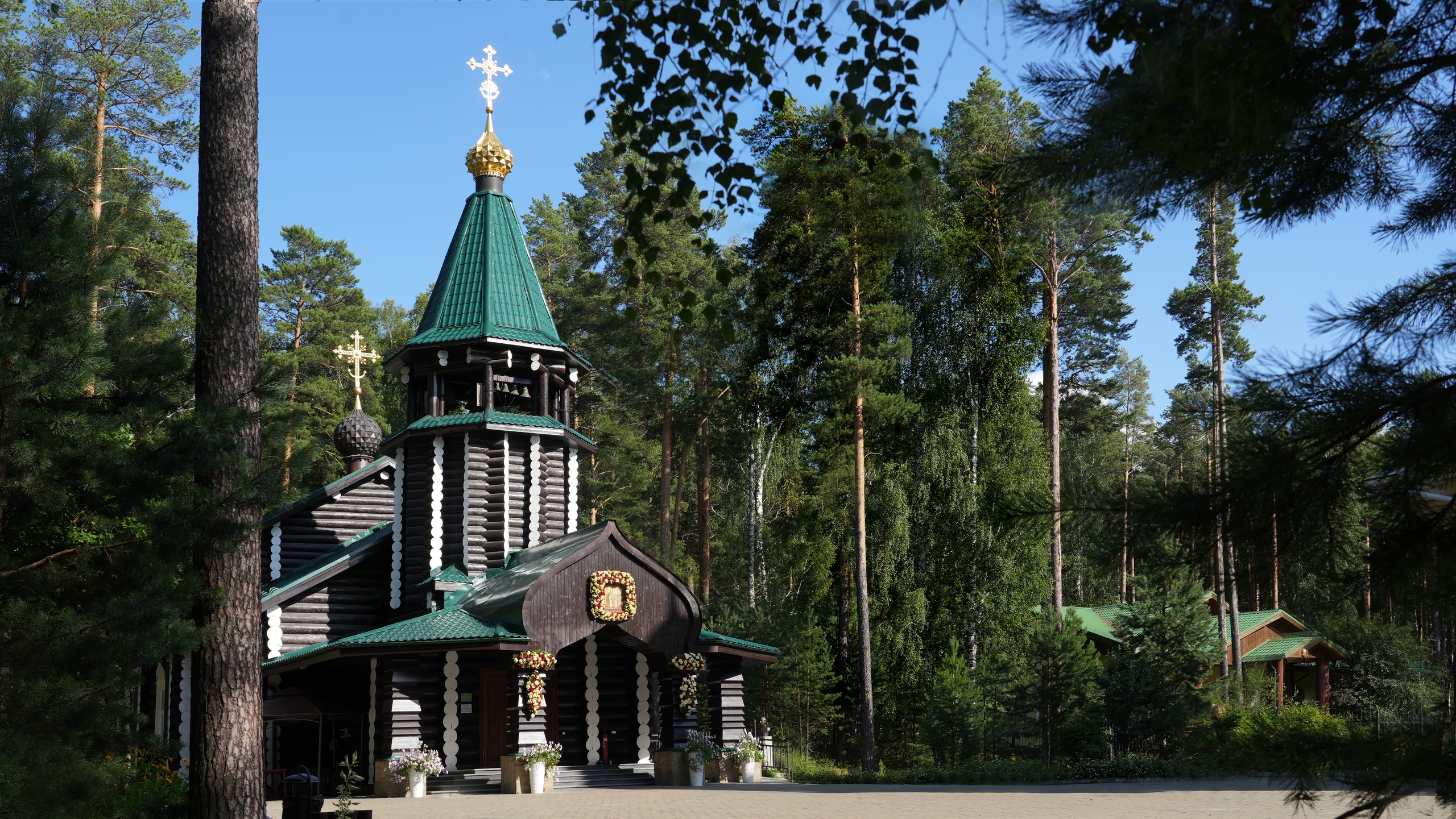 Фотоальбом: как я съездил в мужской монастырь в Ганиной Яме