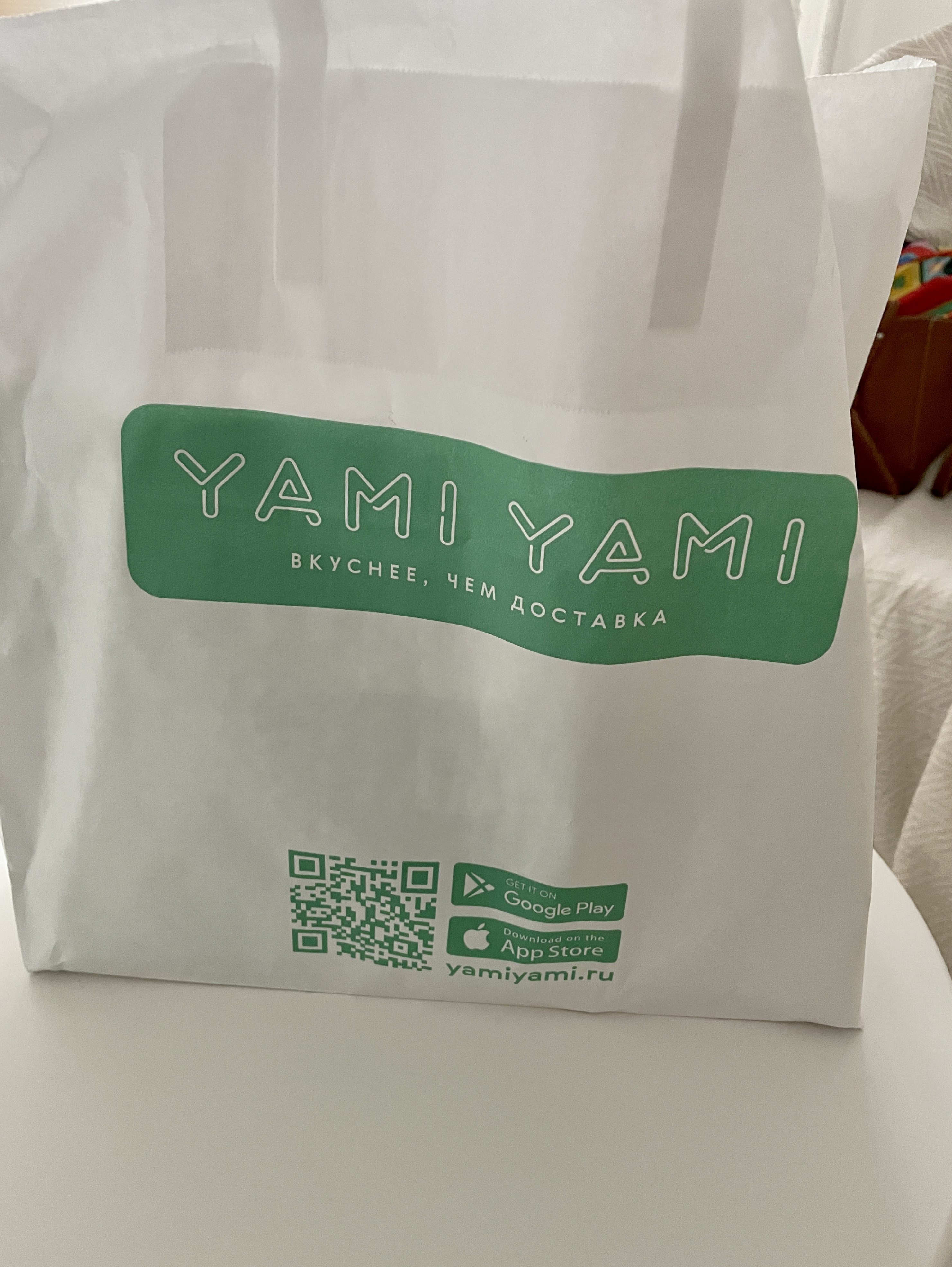 Мой обед на работе: поке с тунцом и жареный рис с цыпленком