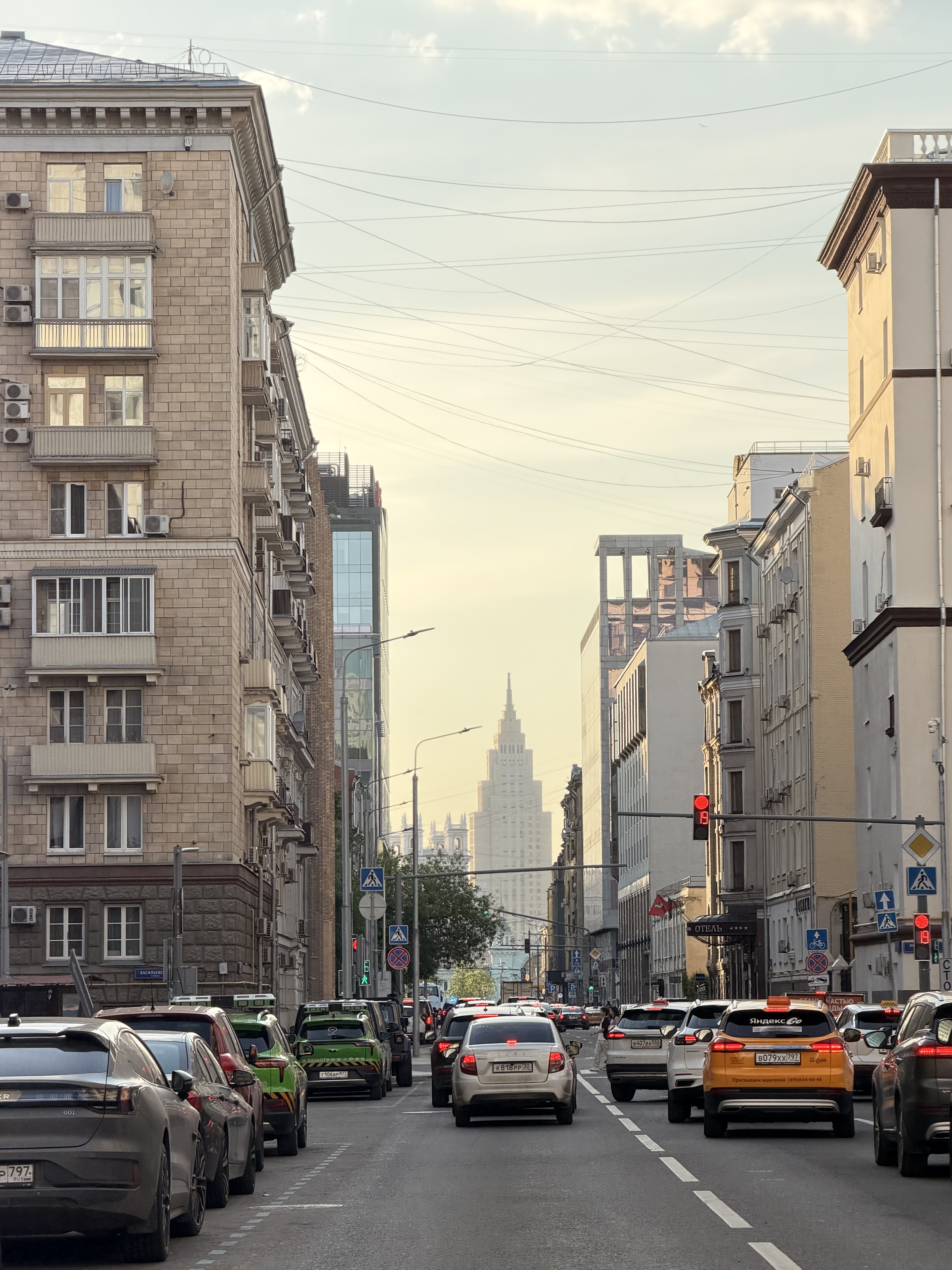 В стиле любимого режиссера: Москва слезам не верит