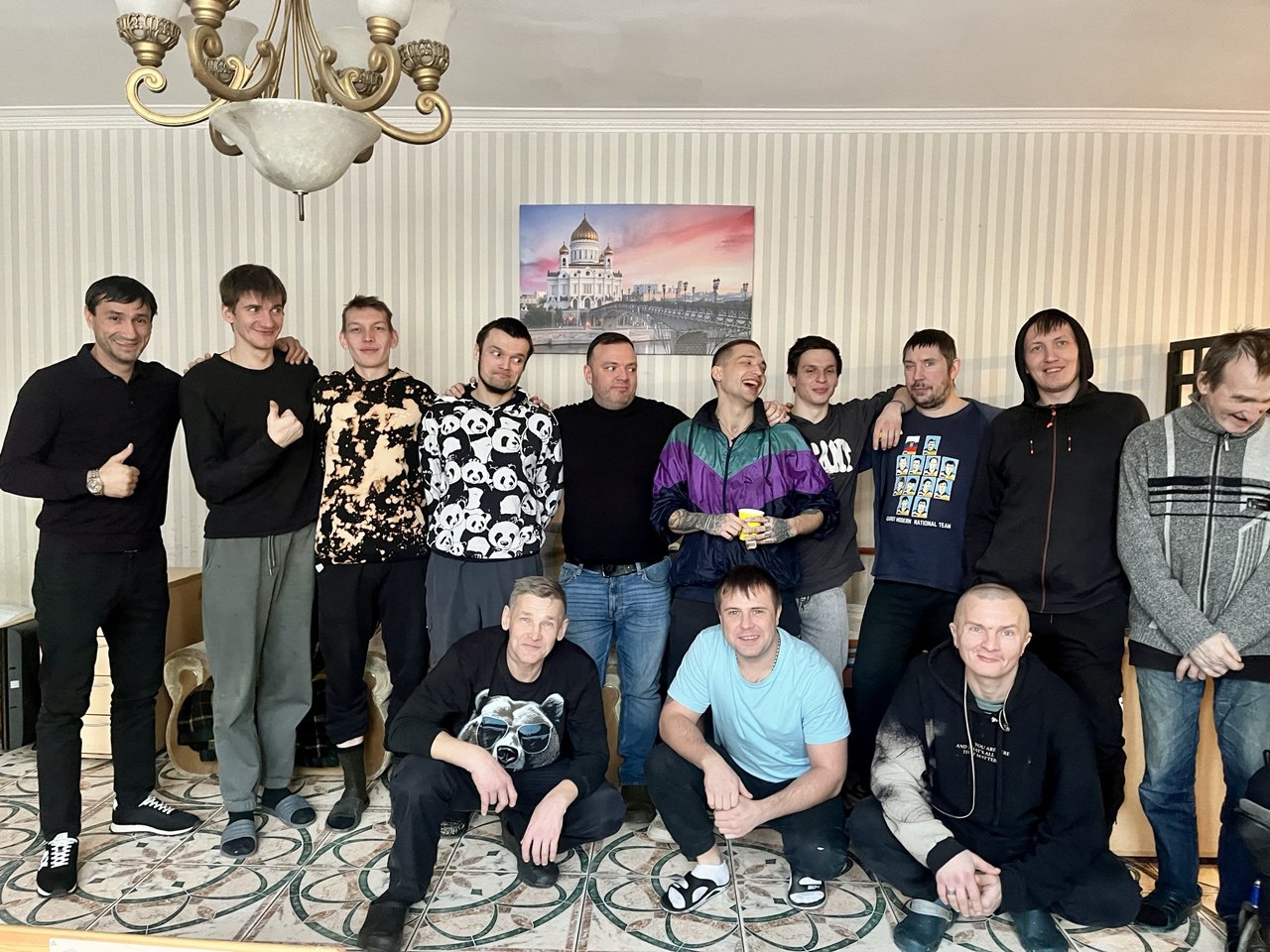 Иногда, чтобы помочь человеку начать новую жизнь, нужно сначала поменять адрес