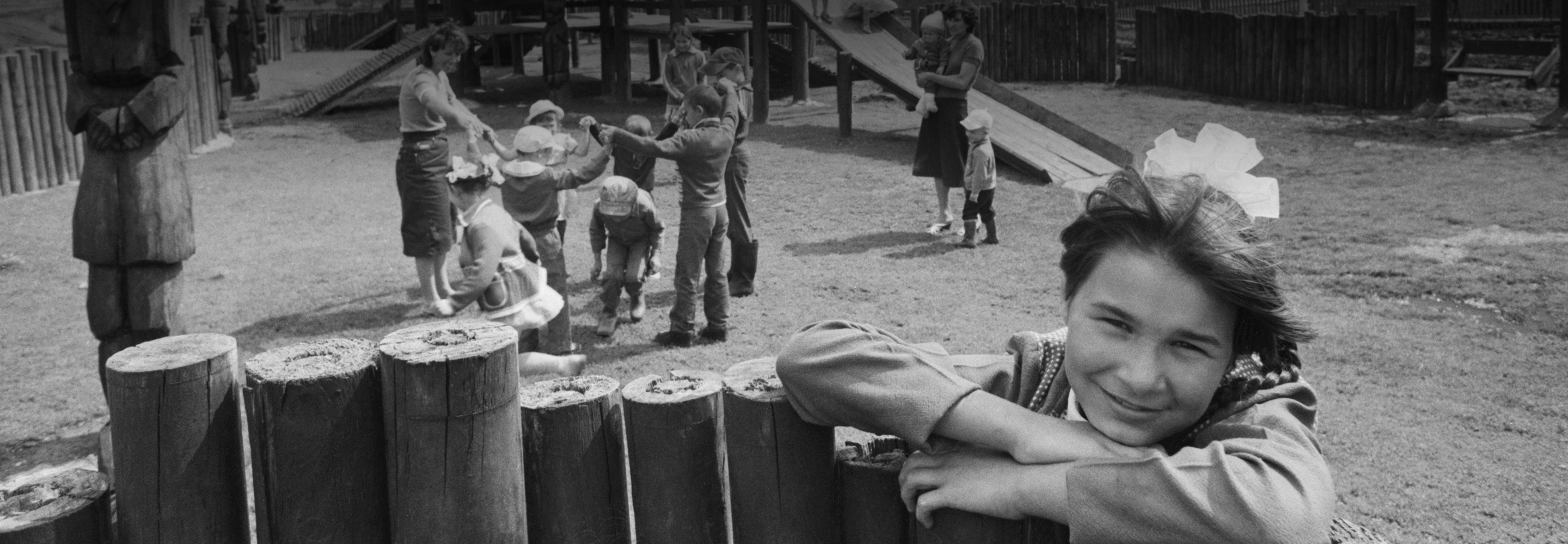 10 дворовых игр времен СССР, которым можно научить современных детей