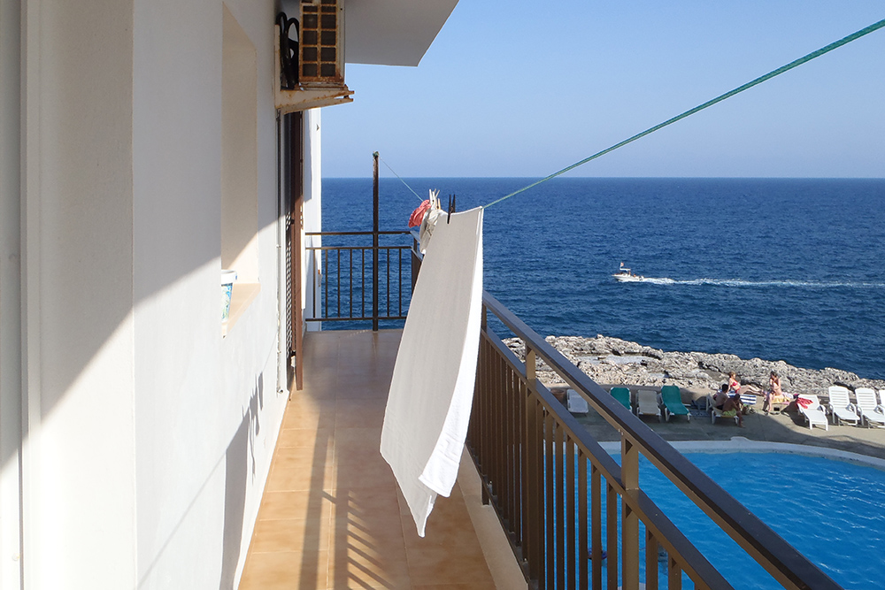 Балкон с видом на Средиземное море в наших апартаментах на Мальорке