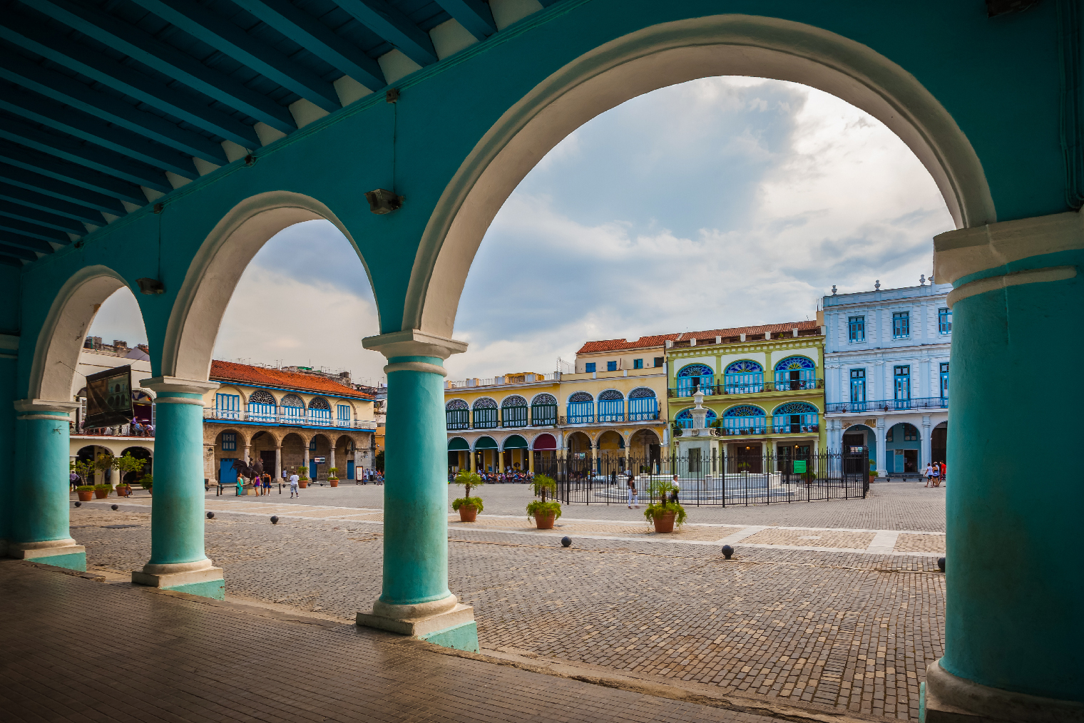 Старая площадь в Гаване. Фото: Maurizio De Mattei / Shutterstock