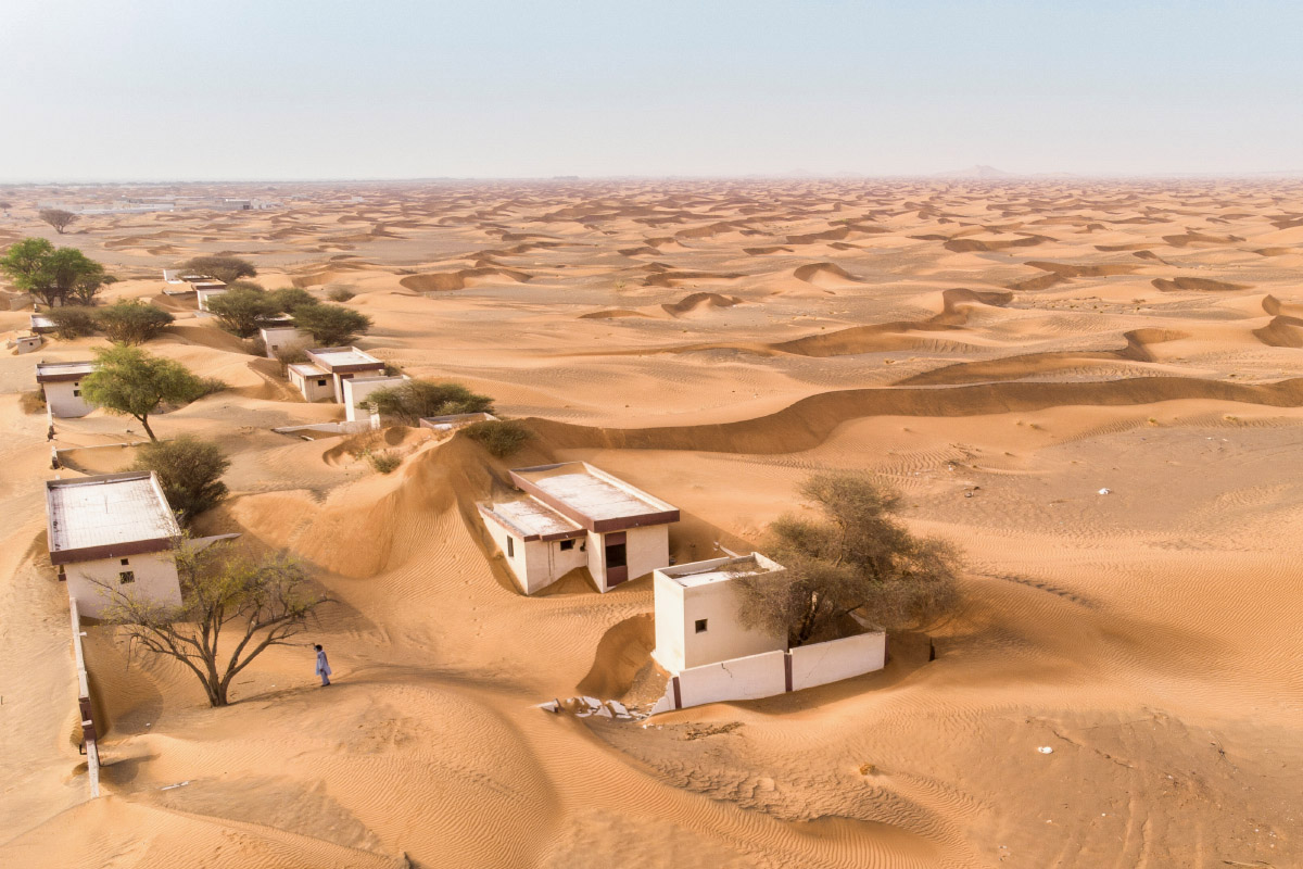 Выезд в пустыню — популярный досуг, в том числе среди местных. Фотография: Katiekk / Shutterstock