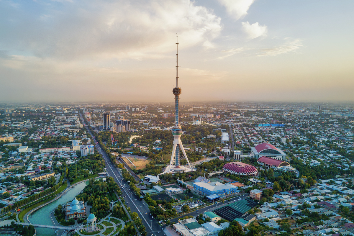 Телебашня — самая высокая постройка в Ташкенте. Фото: Lukas Bischoff / iStock
