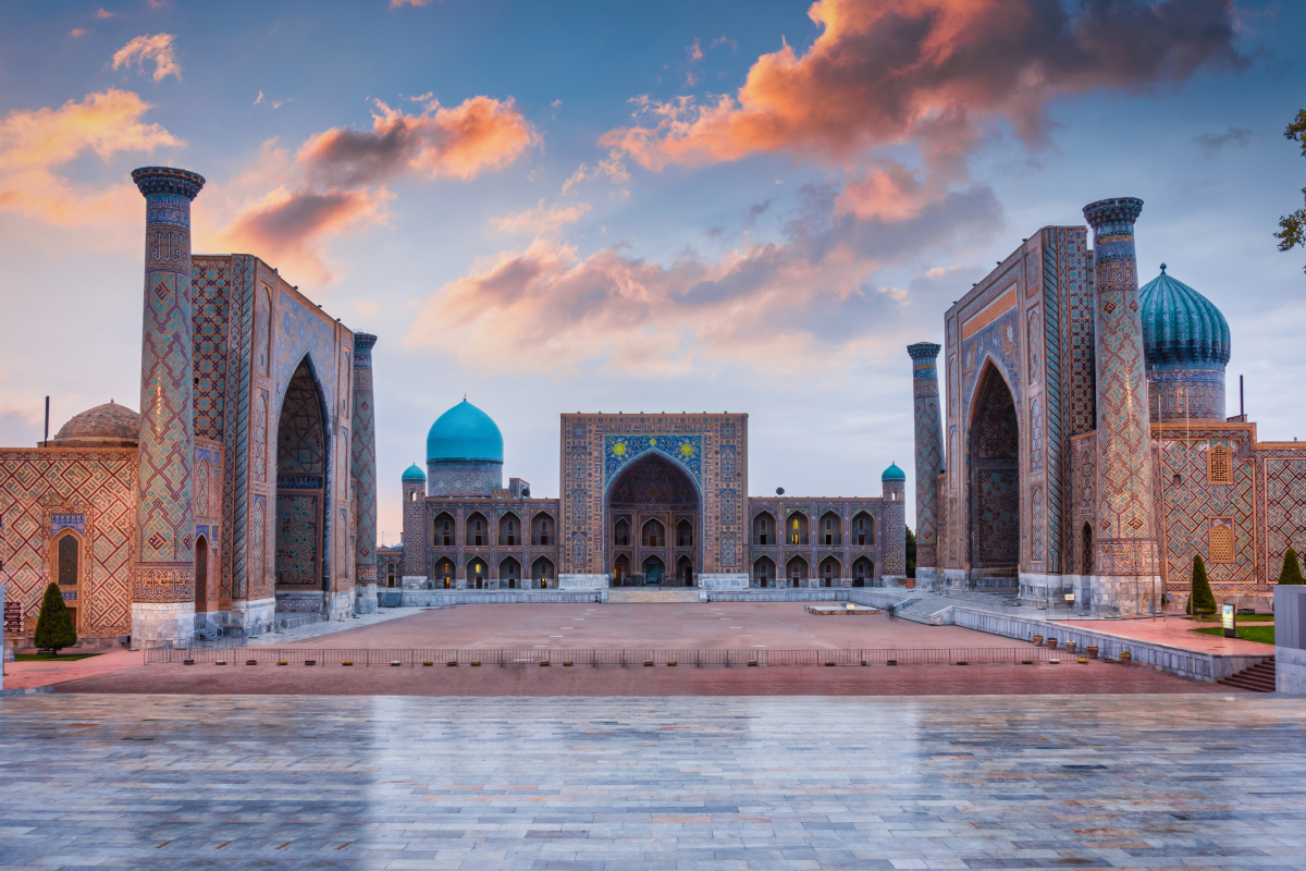 Панорама площади Регистан. Фотография: Mlenny /iStock