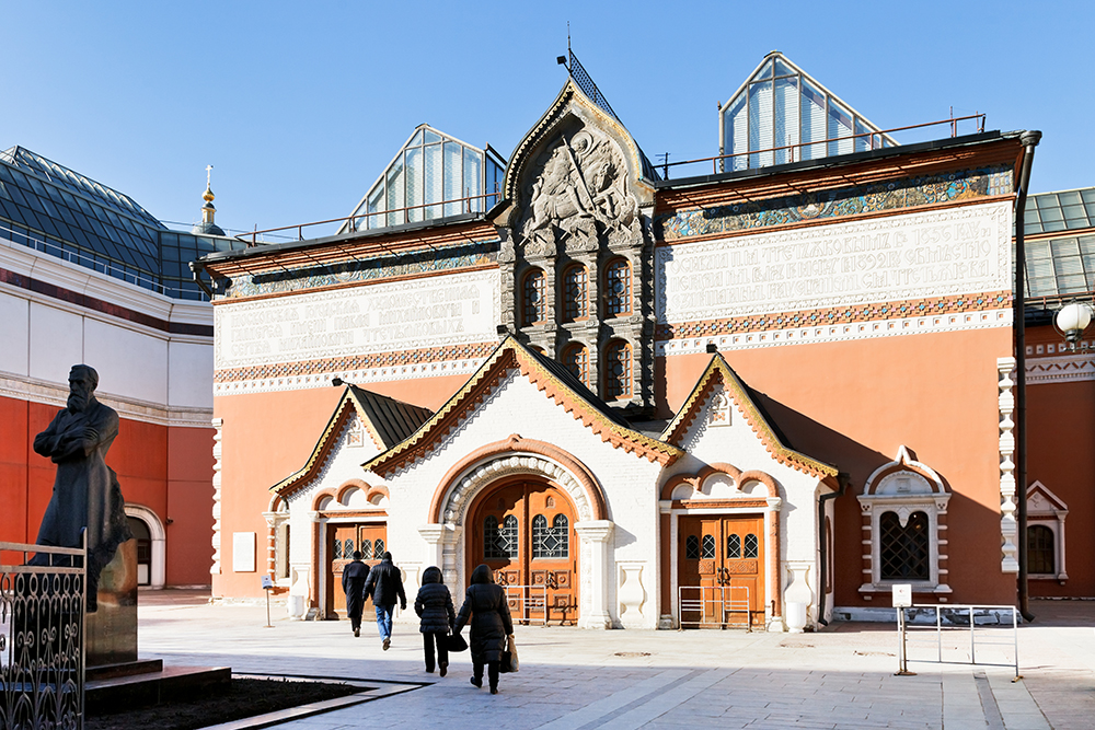 Основное здание Третьяковской галереи и Инженерный корпус находятся в Лаврушинском переулке. Фотография: VvoeVale / iStock