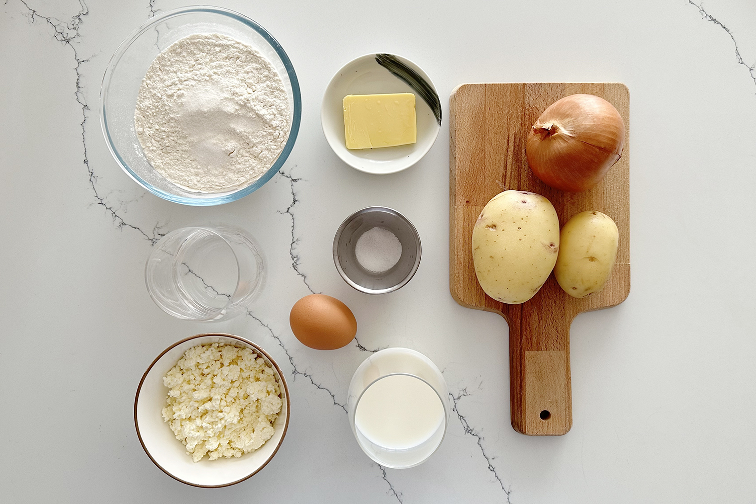 Ингредиенты для вареников с картофельной и творожной начинками