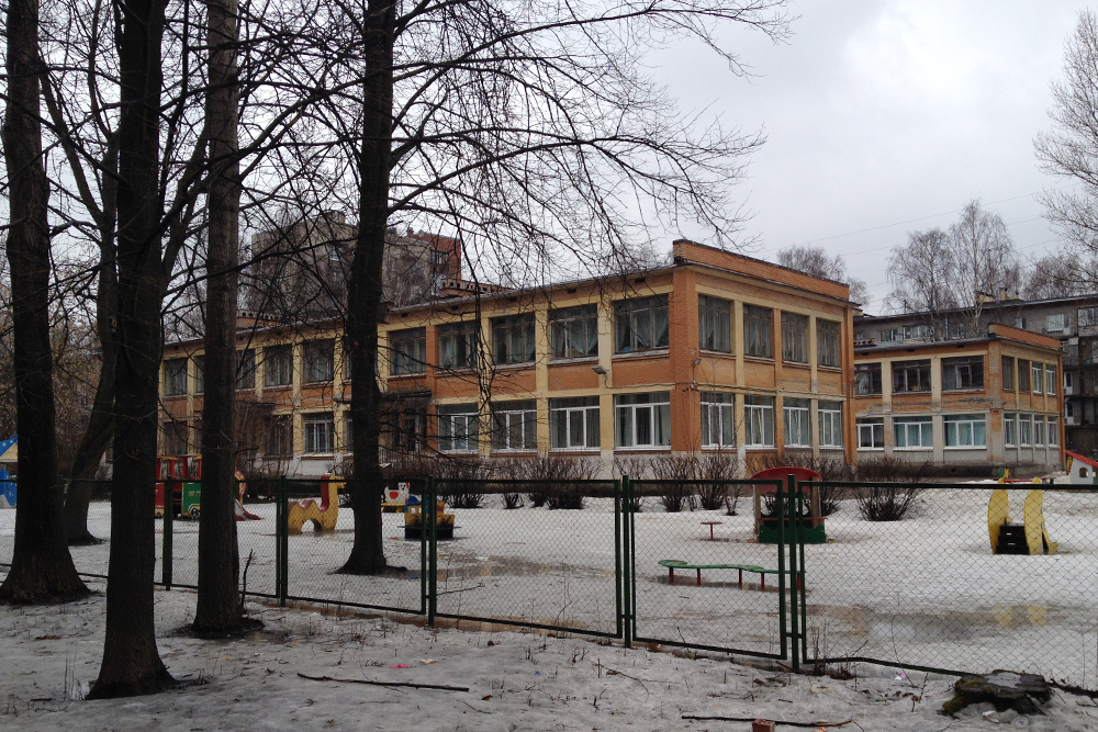 Это детский сад № 4 на Железноводской улице. Так выглядит обычный садик на Васильевском острове