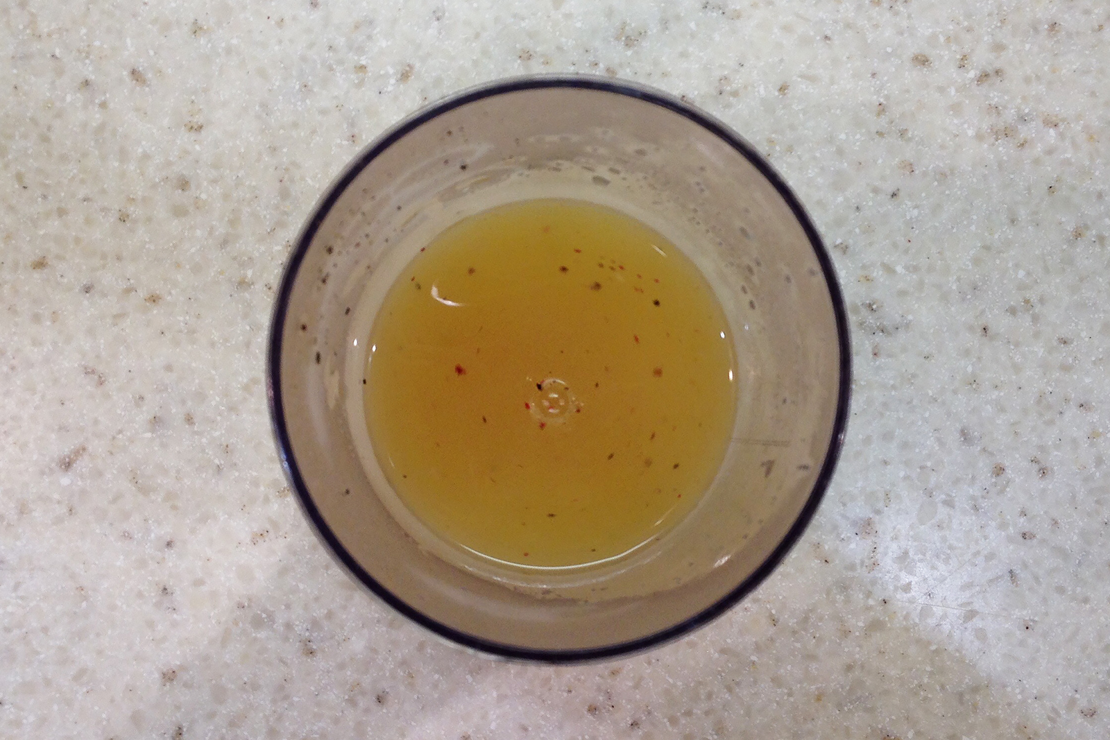 Я выжимаю сок из цитрусовых вручную — и это самая длительная операция в рецепте