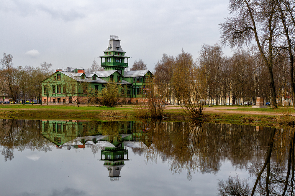 Осенью в парке меньше людей. Фотография: Stepanov Aleksei / Shutterstock / FOTODOM