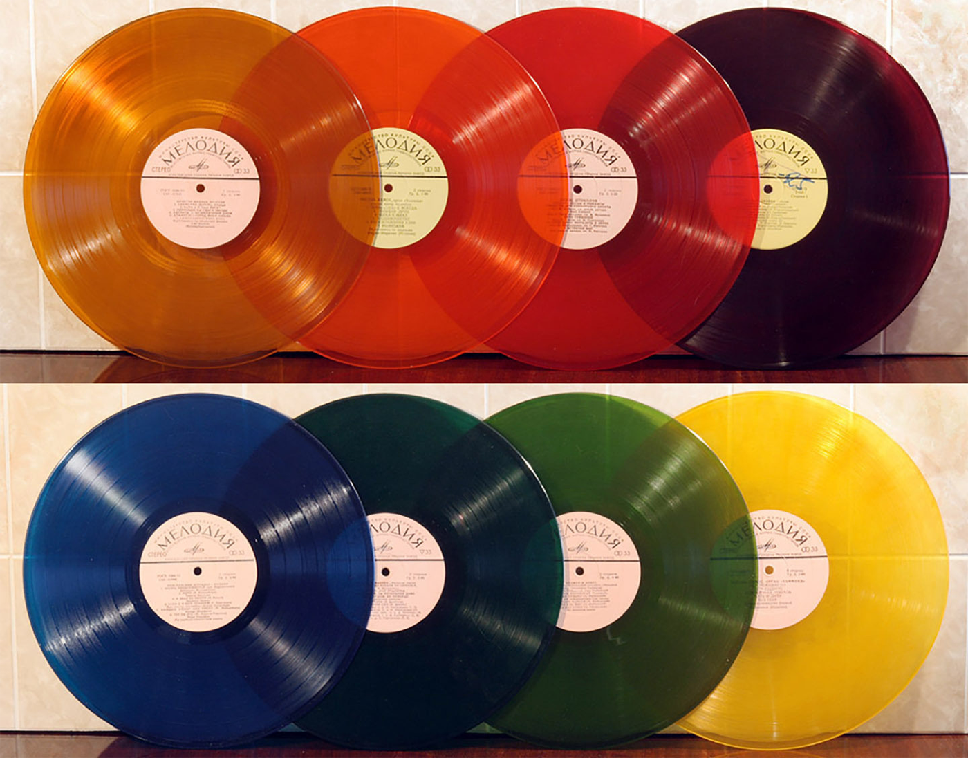 Цветные пластинки выпускает даже фирма «Мелодия»