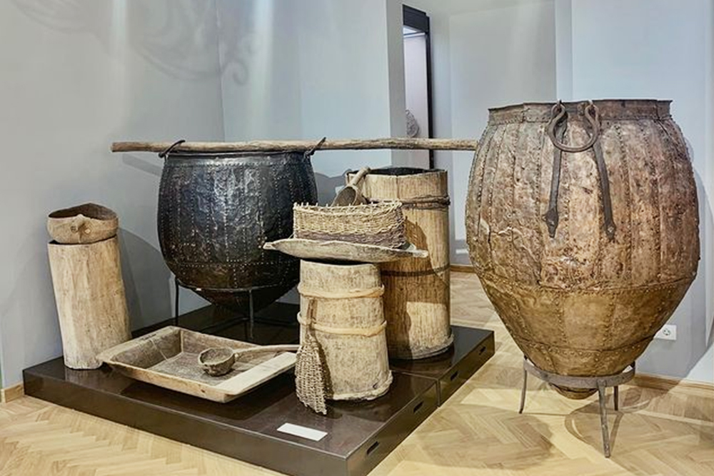 Все эти предметы и посуду использовали для приготовления осетинского пива. Источник: аланиянацмузей.рф