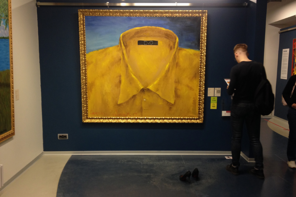 Картина Сергея Шнурова «Рубашка» — часть постоянной выставки
