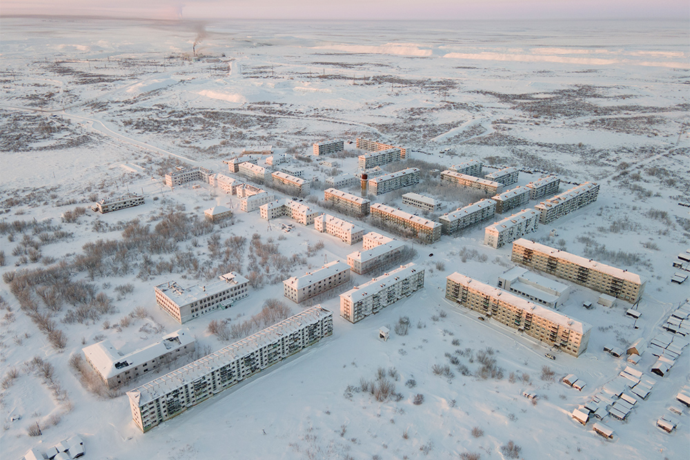 Зимой 2021 года из поселка Советского, который тоже относится к Воркуте, переселили последних жильцов. Все эти дома заброшены