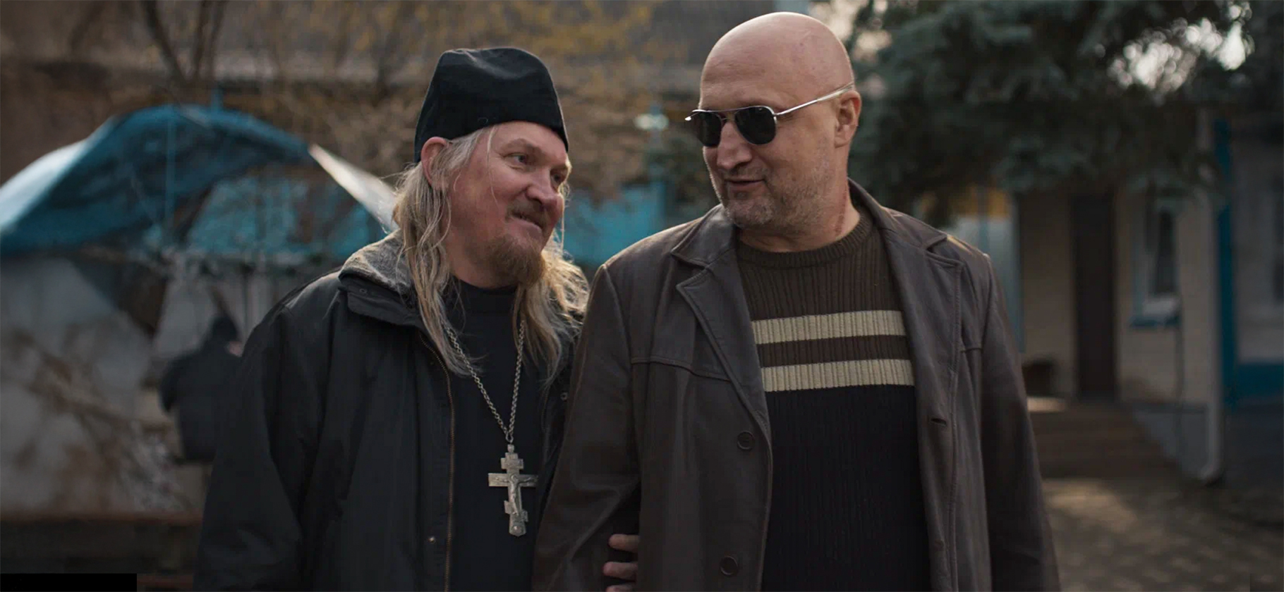 «Встать на ноги»: доброе драмеди с Гошей Куценко о вернувшемся на волю заключен­ном