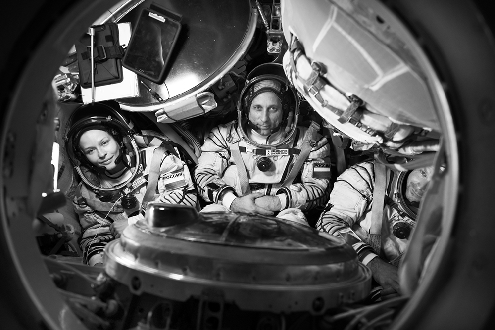 Фото перед отправлением на МКС. С Климом Шипенко и Юлией Пересильд летел командир корабля Антон Шкаплеров