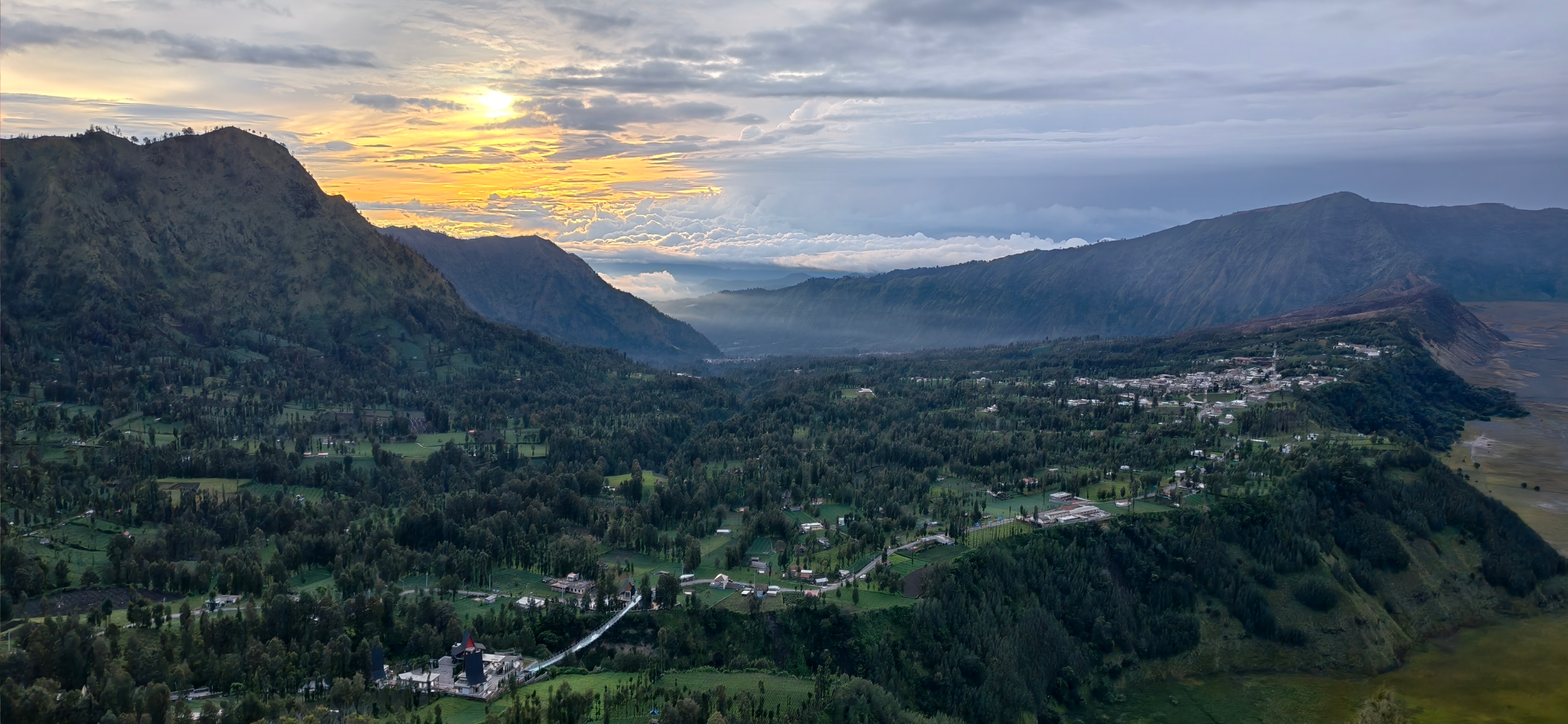 Вулканы Бромо и Иджен, водопад Тумпак Севу: как мы провели неделю на Яве