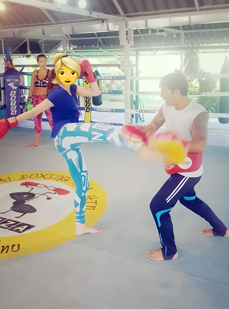На занятиях боксом в Таиланде