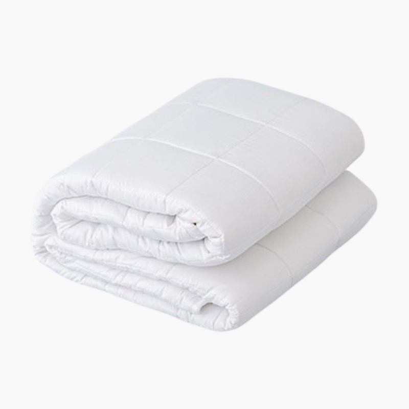 Такое одеяло весит 6 кг и стоит 21 800 ₽. Источник: beautysleep.ru