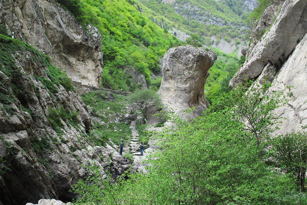 Горы в Чеченской Республике величественные, строгие и труднодоступные
