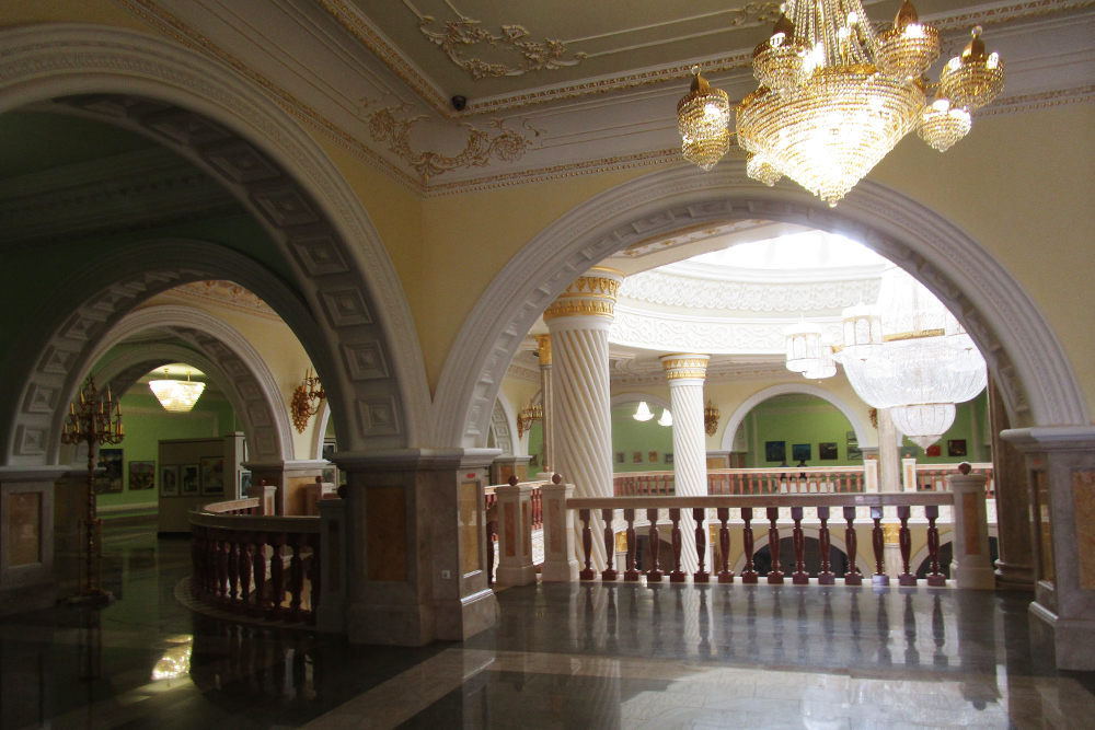 Так Национальный музей Чеченской Республики выглядит внутри