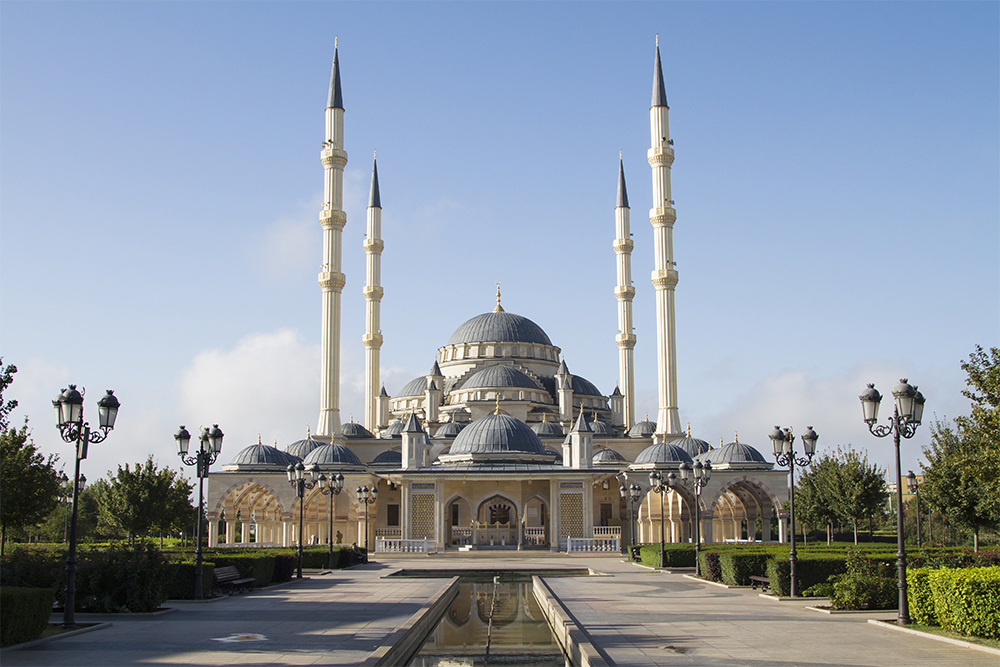 Центральный вход в мечеть «Сердце Чечни». Источник: alenvl / Shutterstock