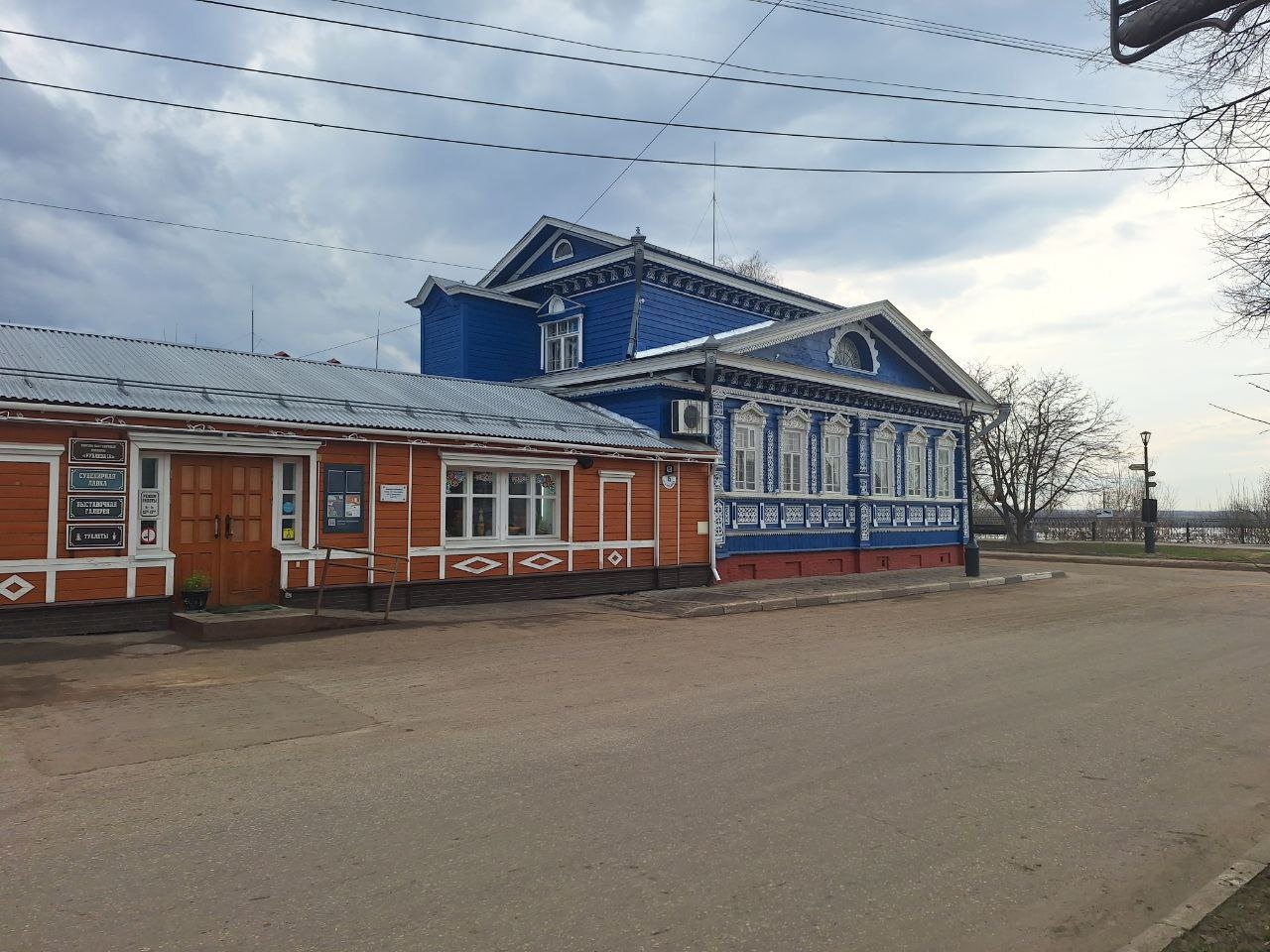 Начало музейного квартала и ни одного человека)