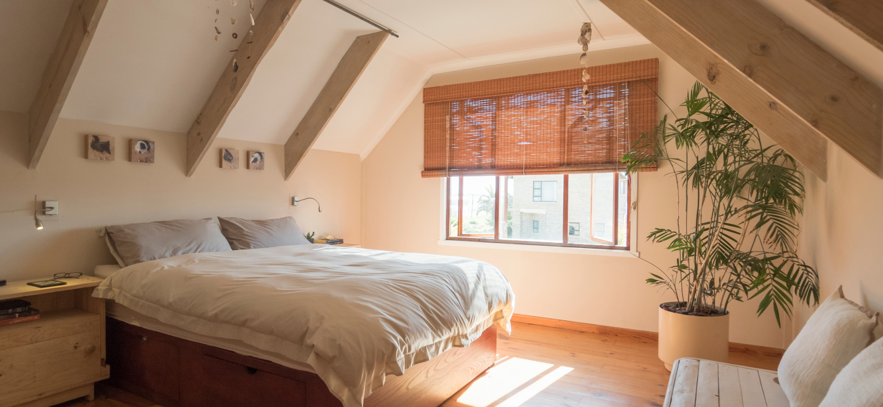 «Клиенты думали, что мы их разводим»: как арендодатели переживают уход Booking и Airbnb