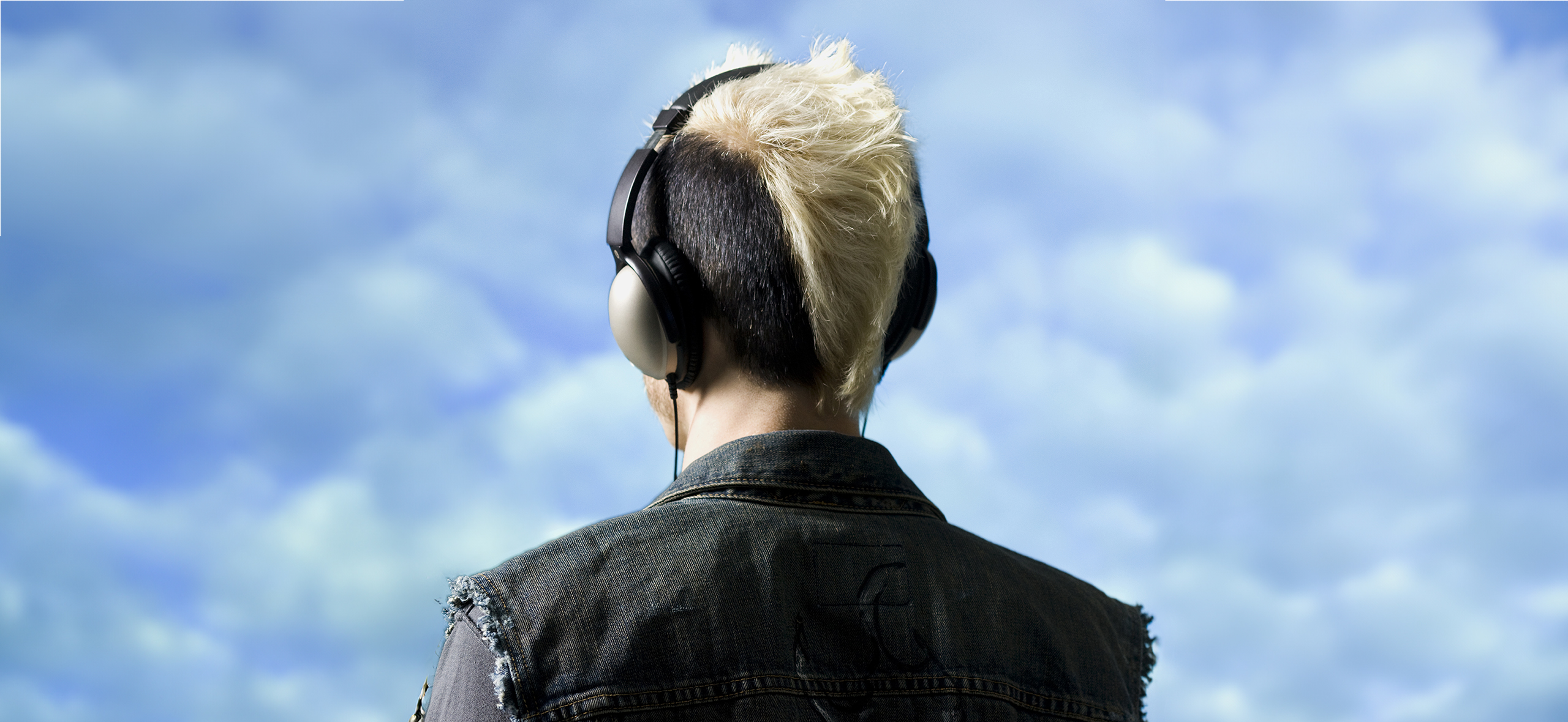 Я неделю слушал только песни из чартов «Яндекс Музыки» — и никогда не стану прежним