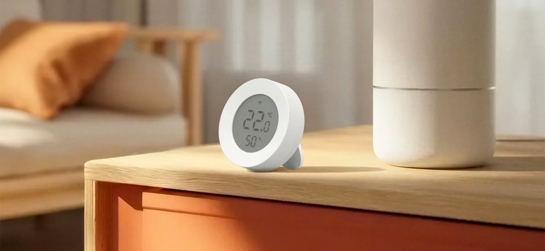 «Яндекс» обновил приборы для умного дома. В линейку добавили модель датчика темпера­туры и влажности с экраном