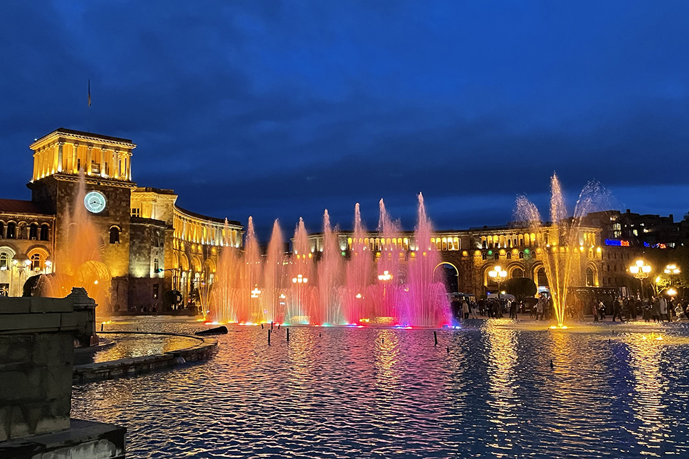 Поющие фонтаны в Ереване