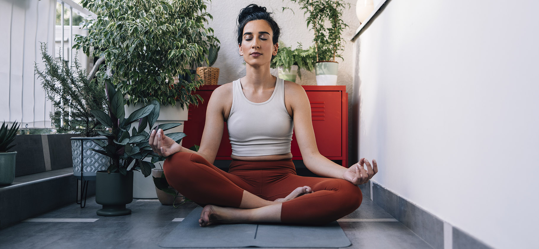 Помогает ли йога вывести токсины и избавиться от тревоги: разбираем 7 мифов