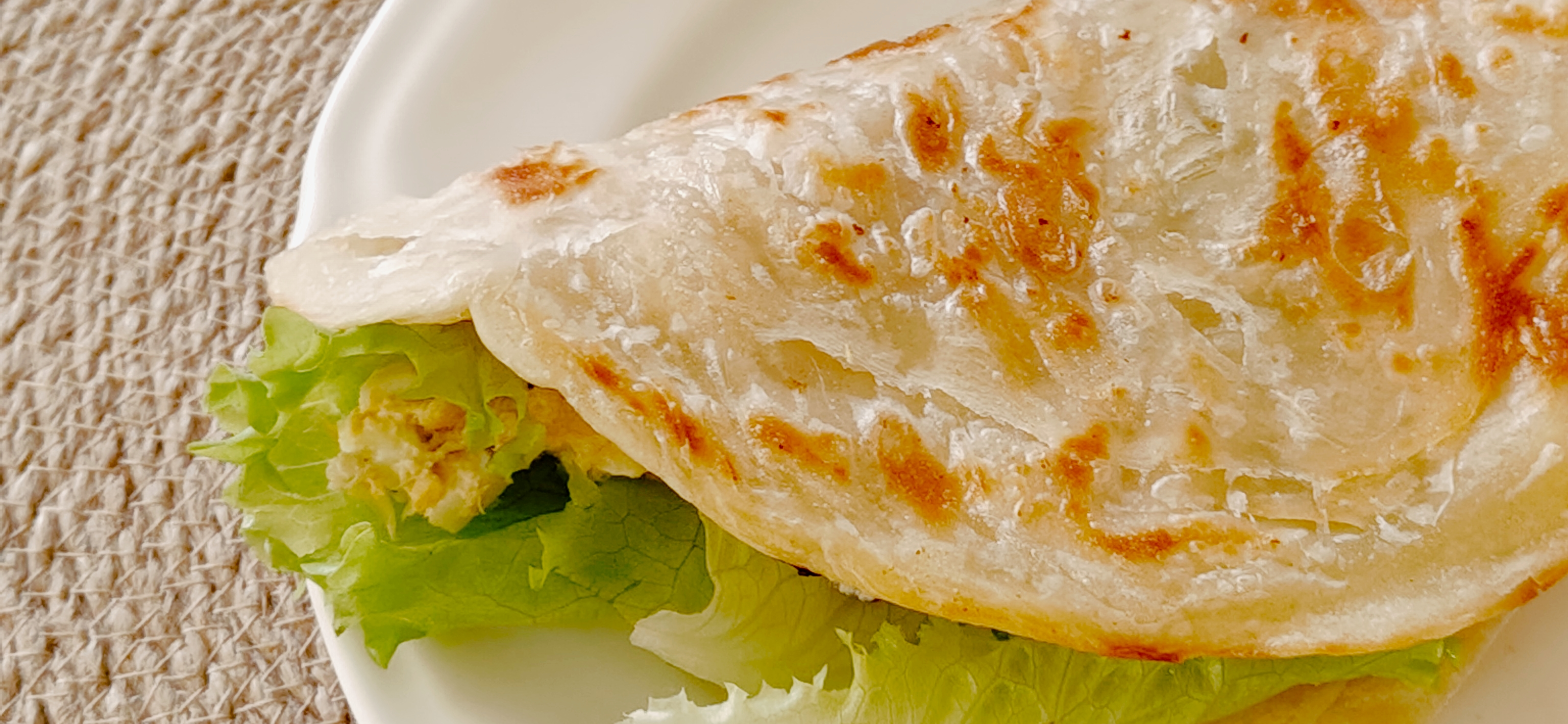 Мой завтрак: лепешка роти с тунцом