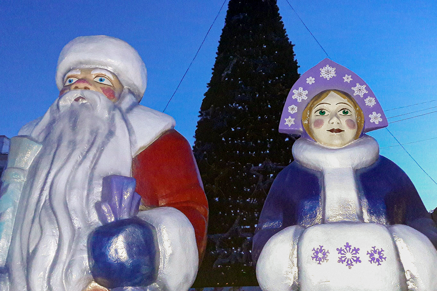 Дед Мороз со Снегурочкой с главной городской елки. Суровое детство — закаленные люди