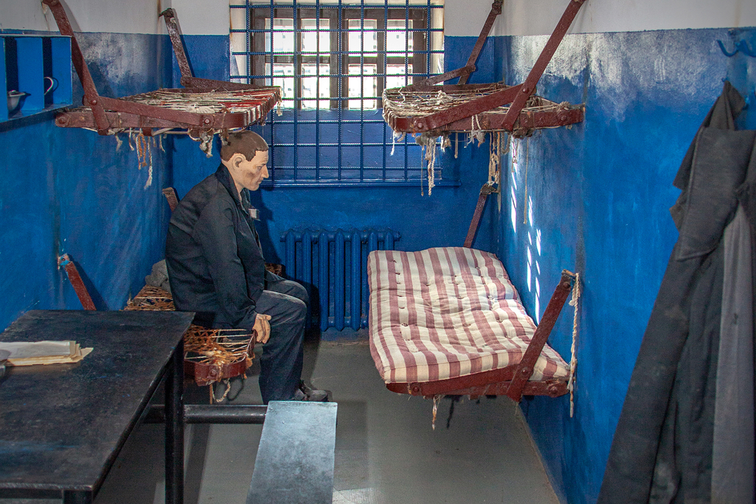 Тюремный замок. Источник: tiamz.ru